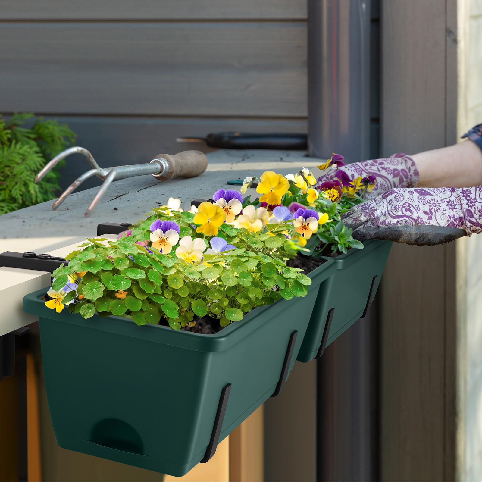 smusei Confezione da 4 fioriere per ringhiere, fioriere rettangolari da 43 cm, per ringhiere da balcone, con staffe regolabili per fioriere per recinzione, patio, portico
