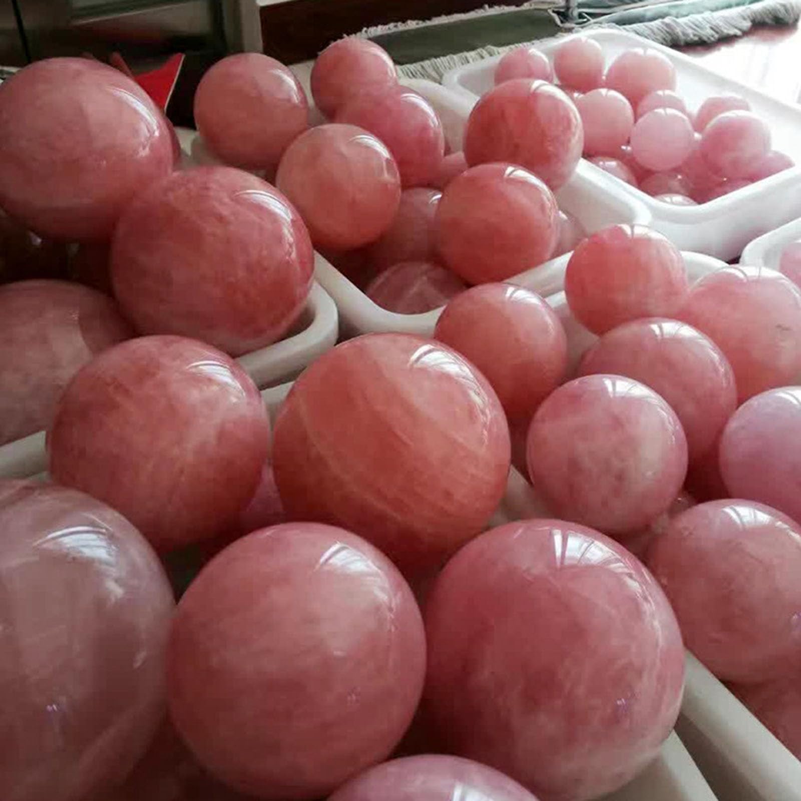 Bola de Cristal Natural con Soporte, Bola de adivinación Pulida de Cuarzo Rosa, Figura escultórica, artesanía de Bola de Cristal para decoración Creativa del hogar,10cm