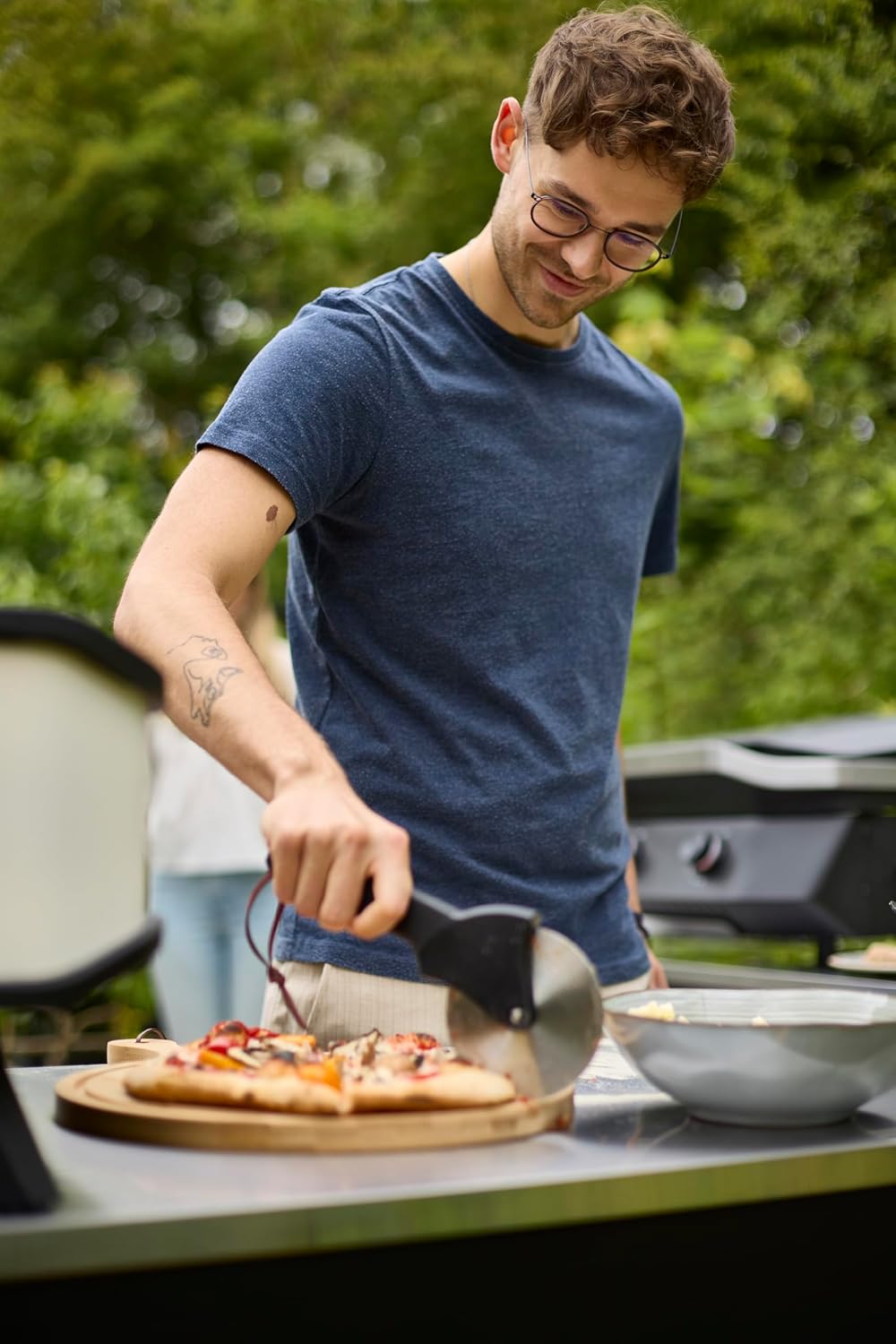 13" Classic Portable Outdoor Pizza Oven - Fire & Stonebaked 13 Inch Pizzas in 60 Seconds - 28mbar Propane Gas Oven, Oven Door, Cordierite Pizza Stone, Built-in Thermometer, Gas Hose & Regulator