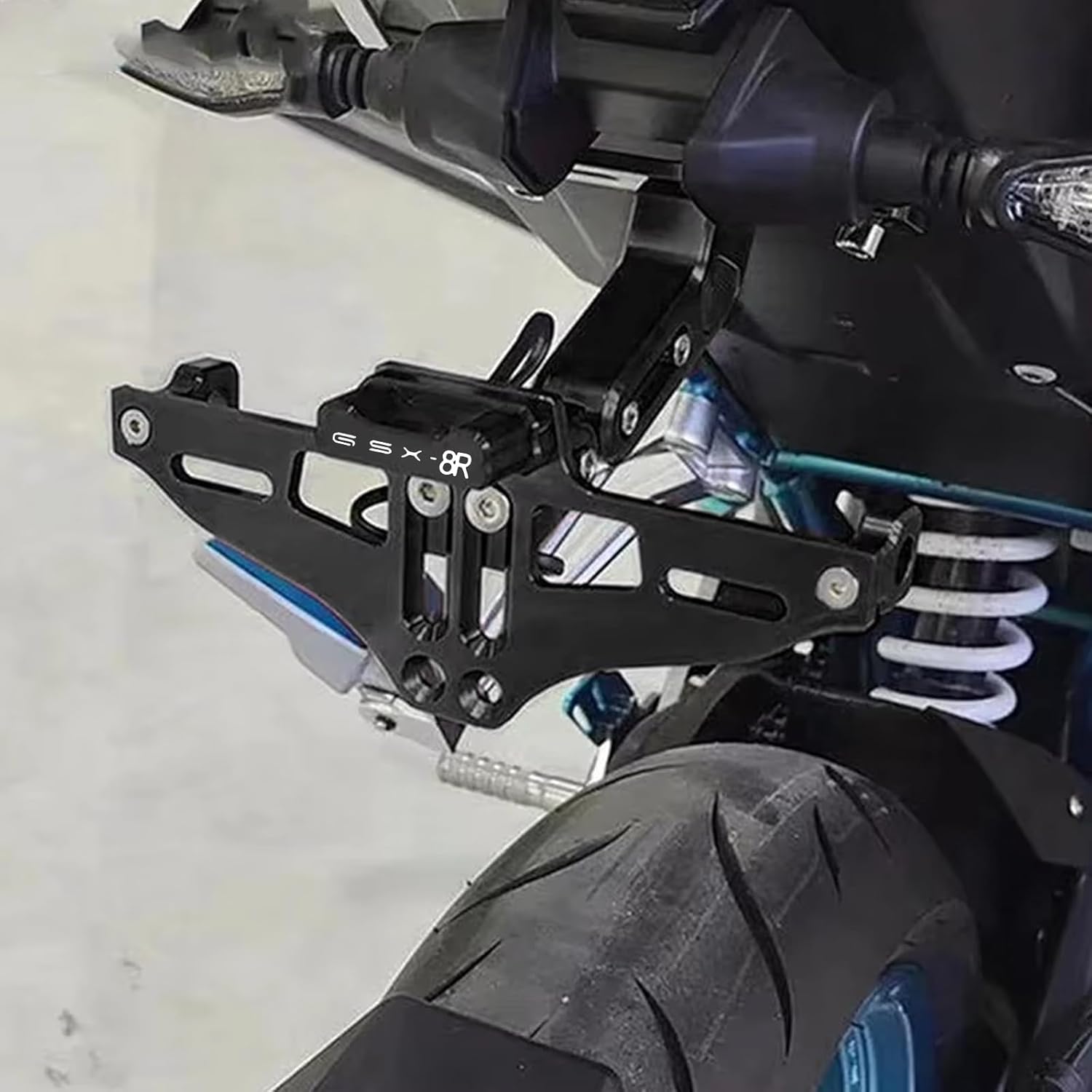 Motorcycle License Plate Bracket for Yamaha YZF R3 2015-2024, License Plate Mount with Led Plate Light & Turn Signals Adjustable Tail Tidy Fender Eliminator Mount