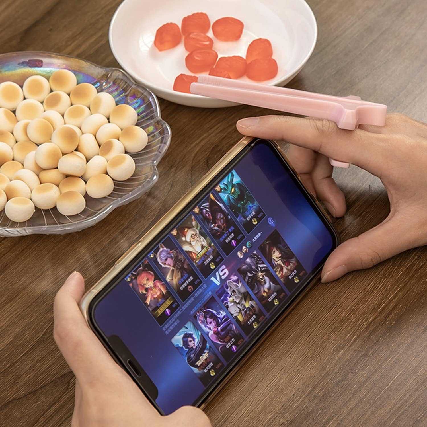 WADY Baguettes Gamer: Lot de 4 Pinces Alimentaires Multicolores pour Jeux Vidéo et Snacks - Description