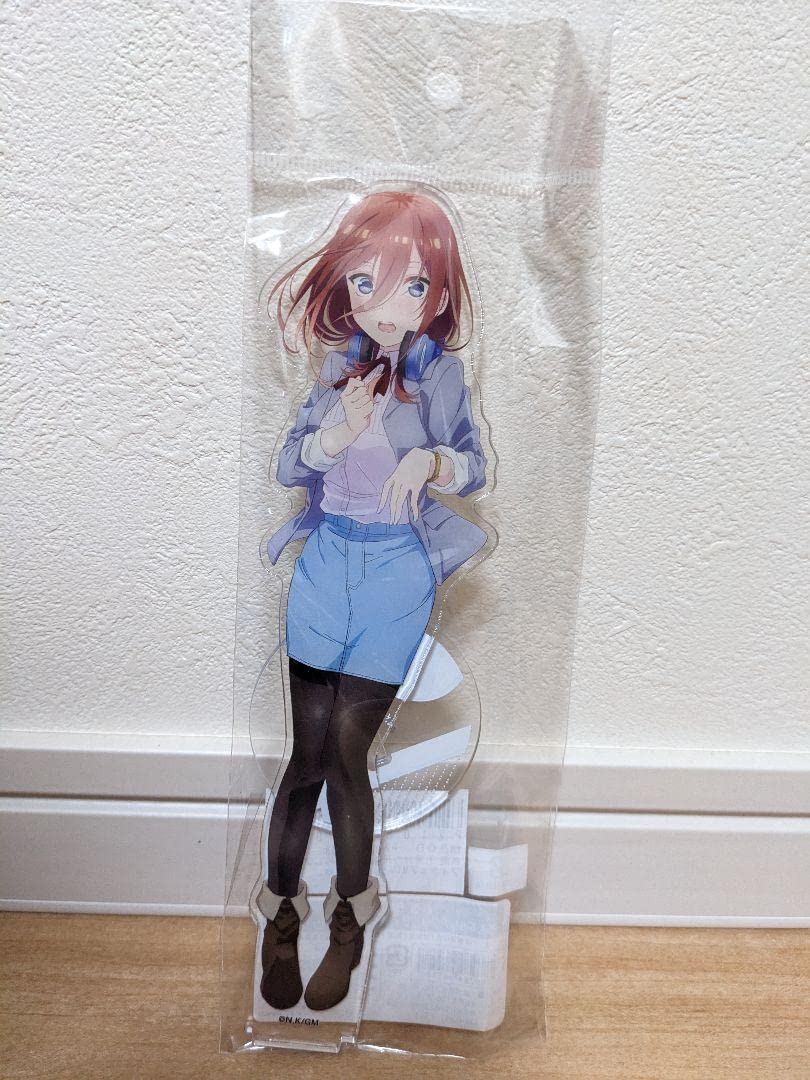 Amazon.co.jp: 五等分の花嫁 アクリルスタンド Mサイズ中野三玖（私服