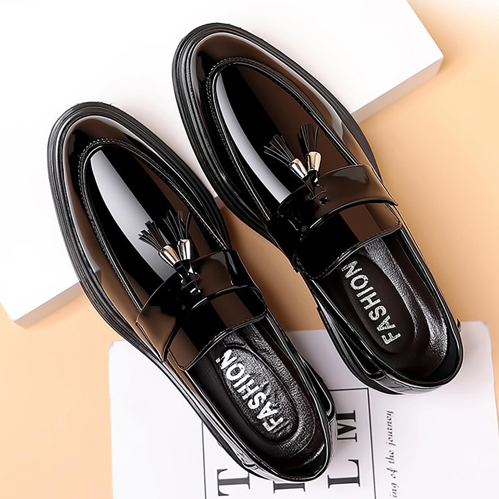 Mocasines de piel sintética para hombre, zapatos de vestir, zapatos de punta puntiaguda, zapatos con borlas, zapatos Oxfords de tacón bajo, zapatos de negocios, mocasines formales británicos