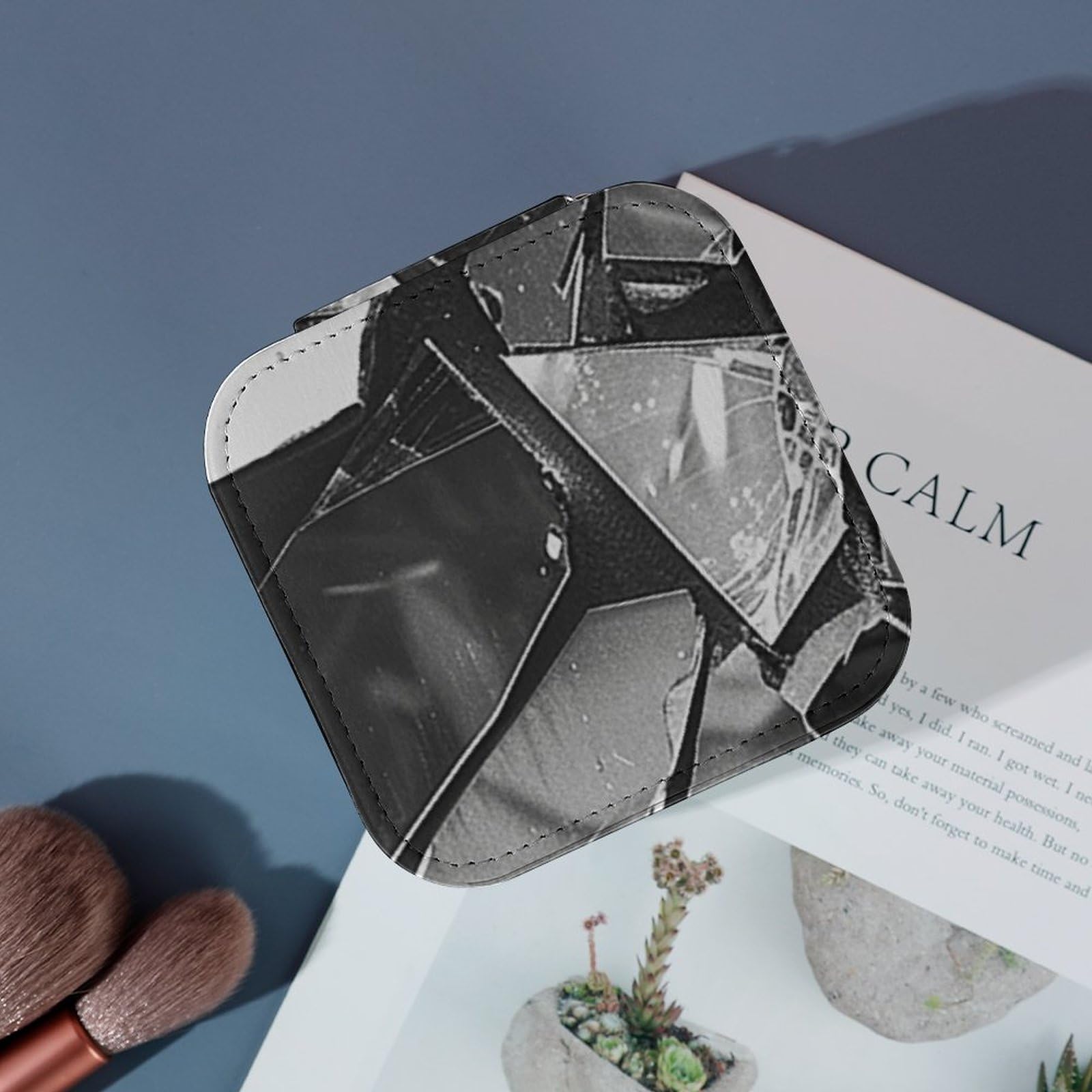 Amazon.com: GFLFMXZW Broken Mirror Fragments Jewelry Box Leather