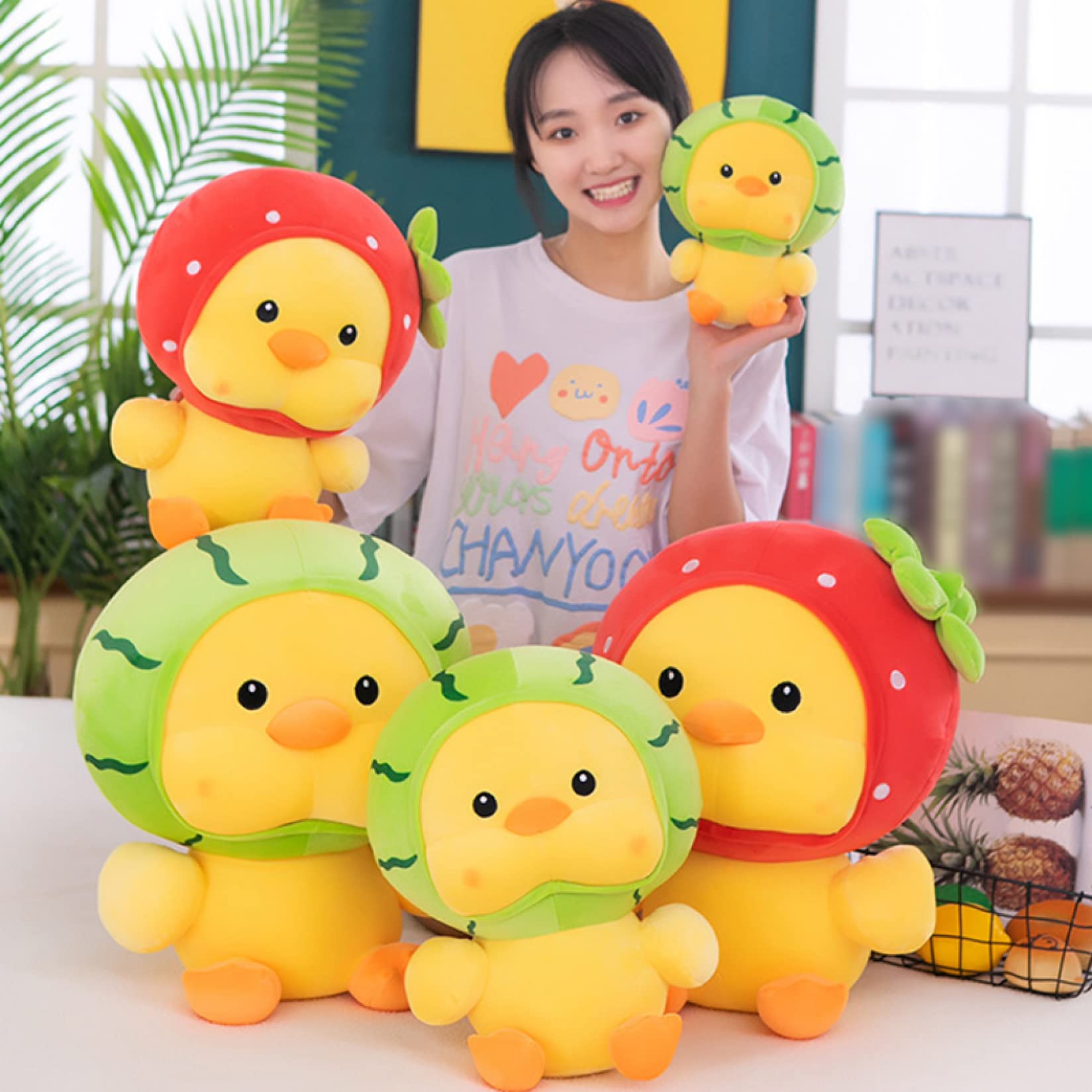 TORIPICALSのぬいぐるみです。愛らしいデザインと柔らかな素材です。 Amazon｜鳥 抱き枕 もちもちぬいぐるみ かわいい 柔らかく トリ