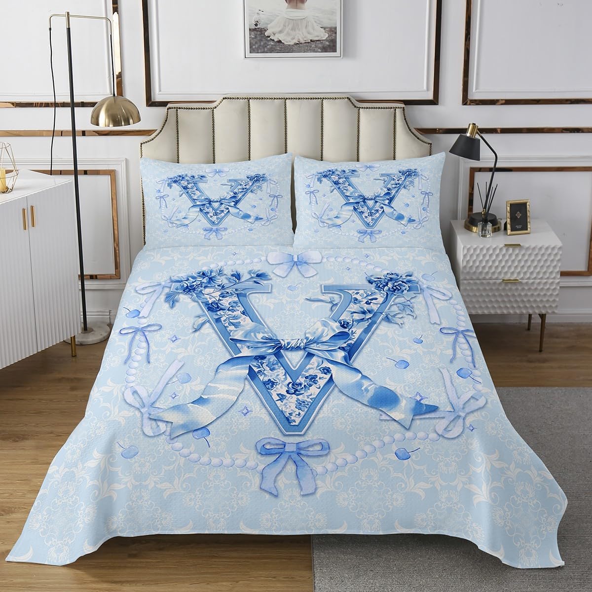 Erosebridal Blue Coquette Bow Bedspread Set Queen Blue Groovy Floral Trendy Cute Bowknot Bedspread Sets Initial Letter V Aesthetic Bow Gifts Alphabet V Girls Coverlet Set for Girlfriend/Mom/Sister(V)
