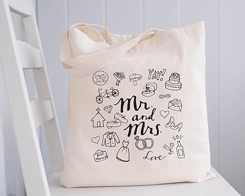 Vista 2 de Mr. and Mrs. Tote Bag Gift For Bride Wedding Planning Tote Bag Newly Engaged Engagement Gift for her Bridal Shower Gift Canvas Market Tote