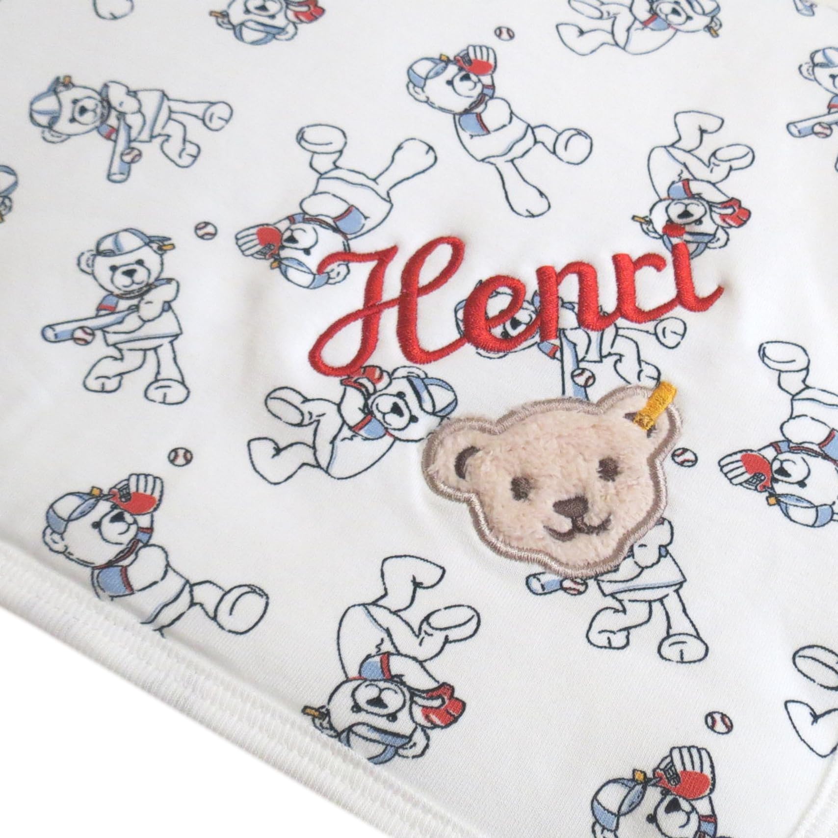 Babydecke mit Ihrem Wunsch-Namen Bestickt Baseball-Teddy cremeweiß 90 cm x 60 cm als Namensdecke personalisierte Steiffdecke Jerseydecke mit Teddy-Applikation