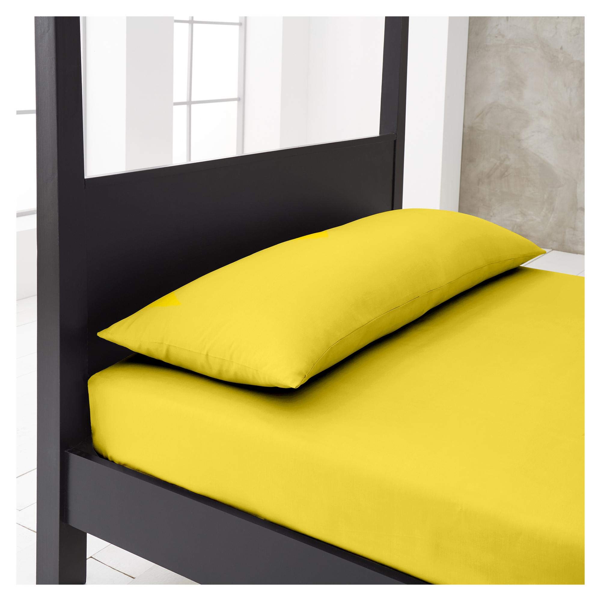 Luxury Housewife Pillowcases 2 Pack, Non Iron Plain Dyed Pillow Cover, Polycotton Pillow Cases, Lemon, 74X48 Cm