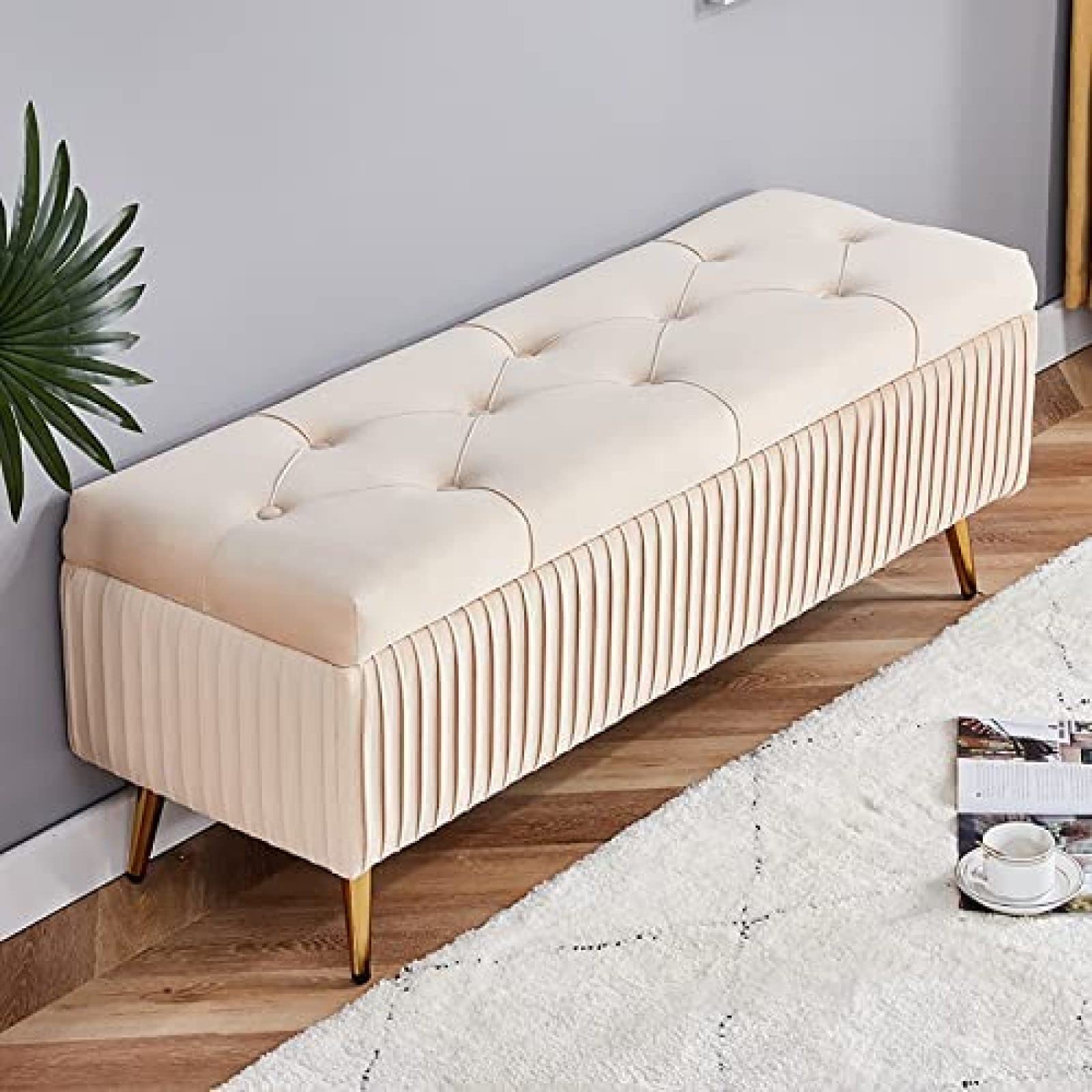 Repose-pieds de salon capitonné avec grand coffre pour optimiser votre chambre