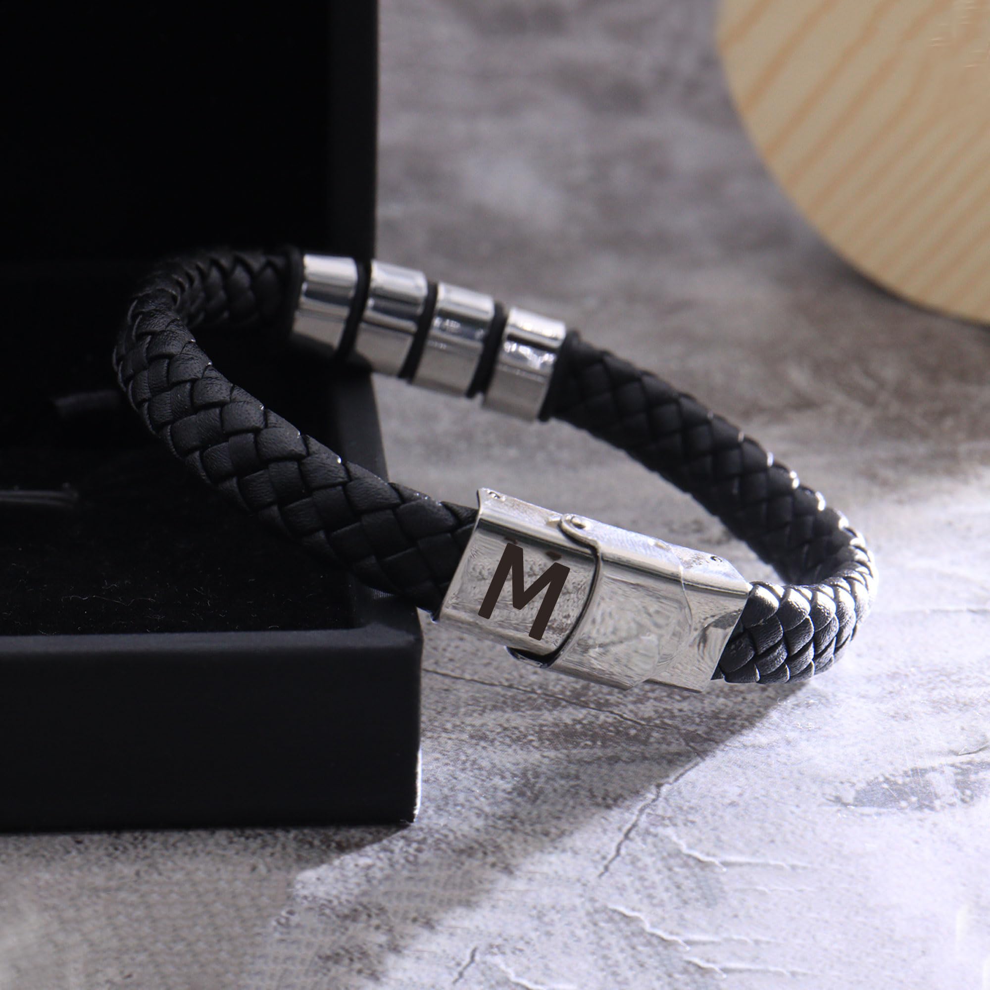 SAMINO Cuoio Nero 26 Bracciale Iniziale Per Il Mio Uomo Acciaio Inossidabile A-Z Lettera Charm Bracciale Intrecciato Per I Regali A Lui
