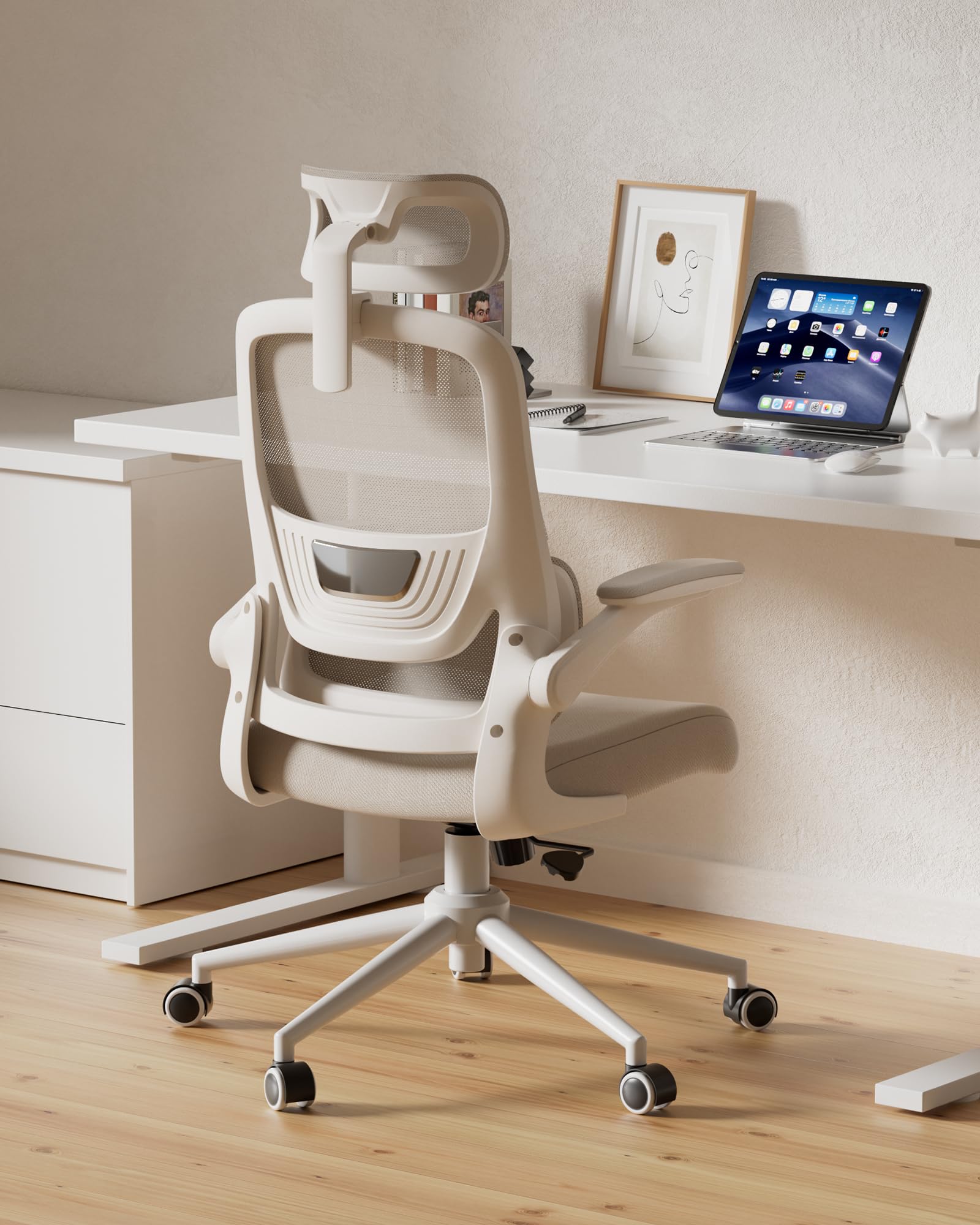 Hbada P1 Sedia Ufficio e Scrivania Ergonomica, con Supporto Lombare 2D Regolabile e Testiera Regolabile, Braccioli Ribaltabili e Cuscino Spesso, Oscillazione 12°, Mesh, Grigio