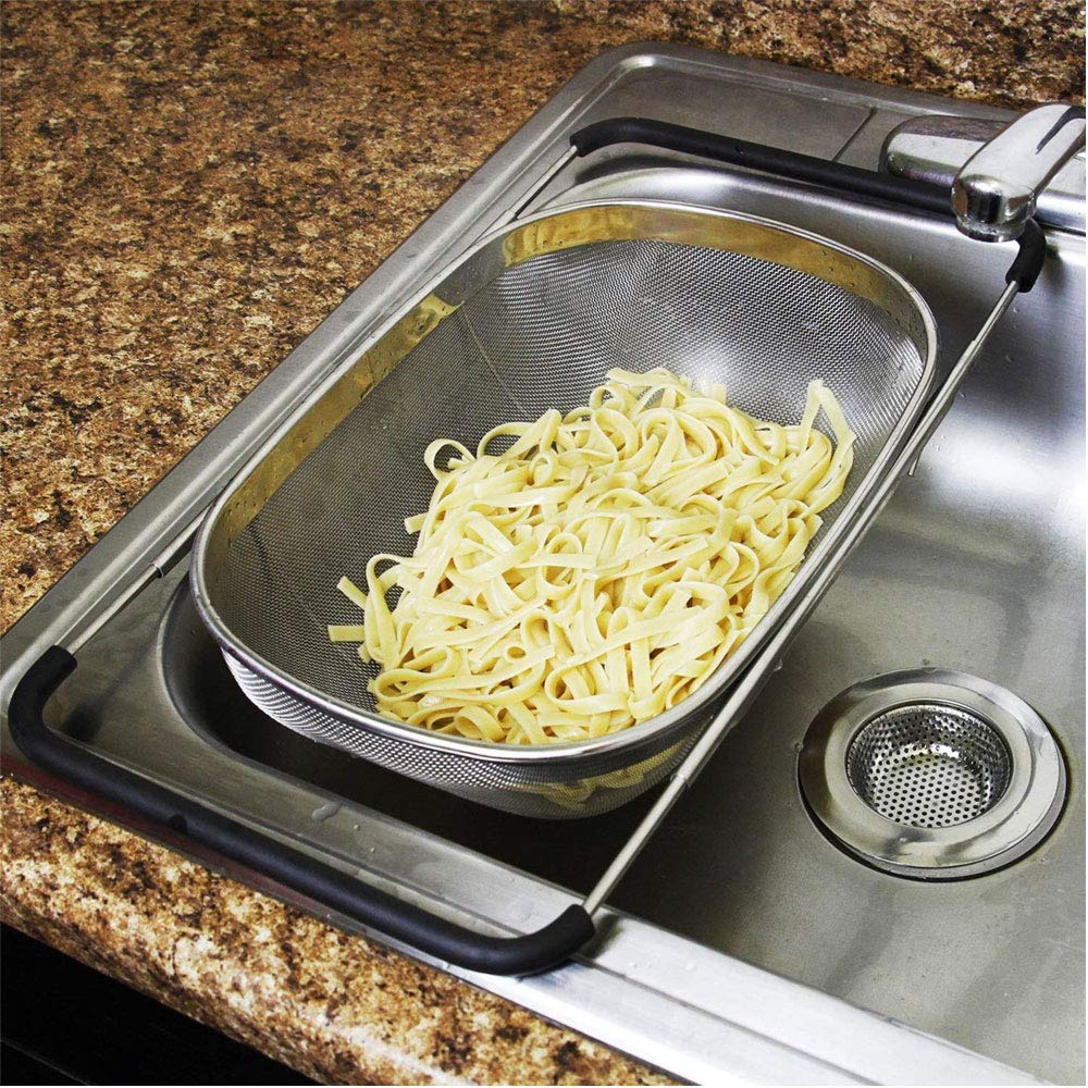 BAKAJI Cestello Scolapasta Estensibile per Lavello Cucina Colpasta Lava Verdure Frutta in Acciaio Inox con Manici Allungabili Fino a 55cm Accessori Cucina