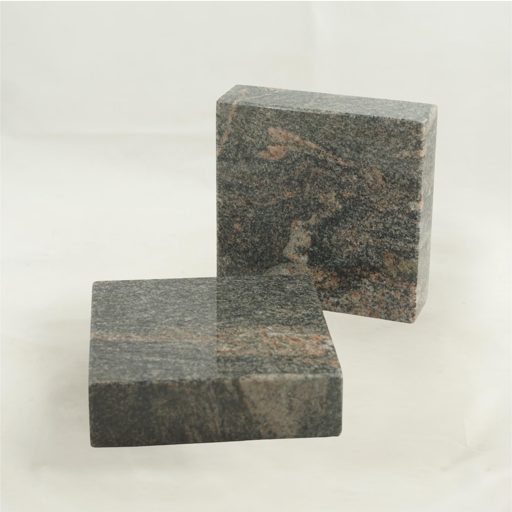 Vase et Lampe sur Socle Carré Granit Himalaya designgrab 20x20cm Salon Cosy