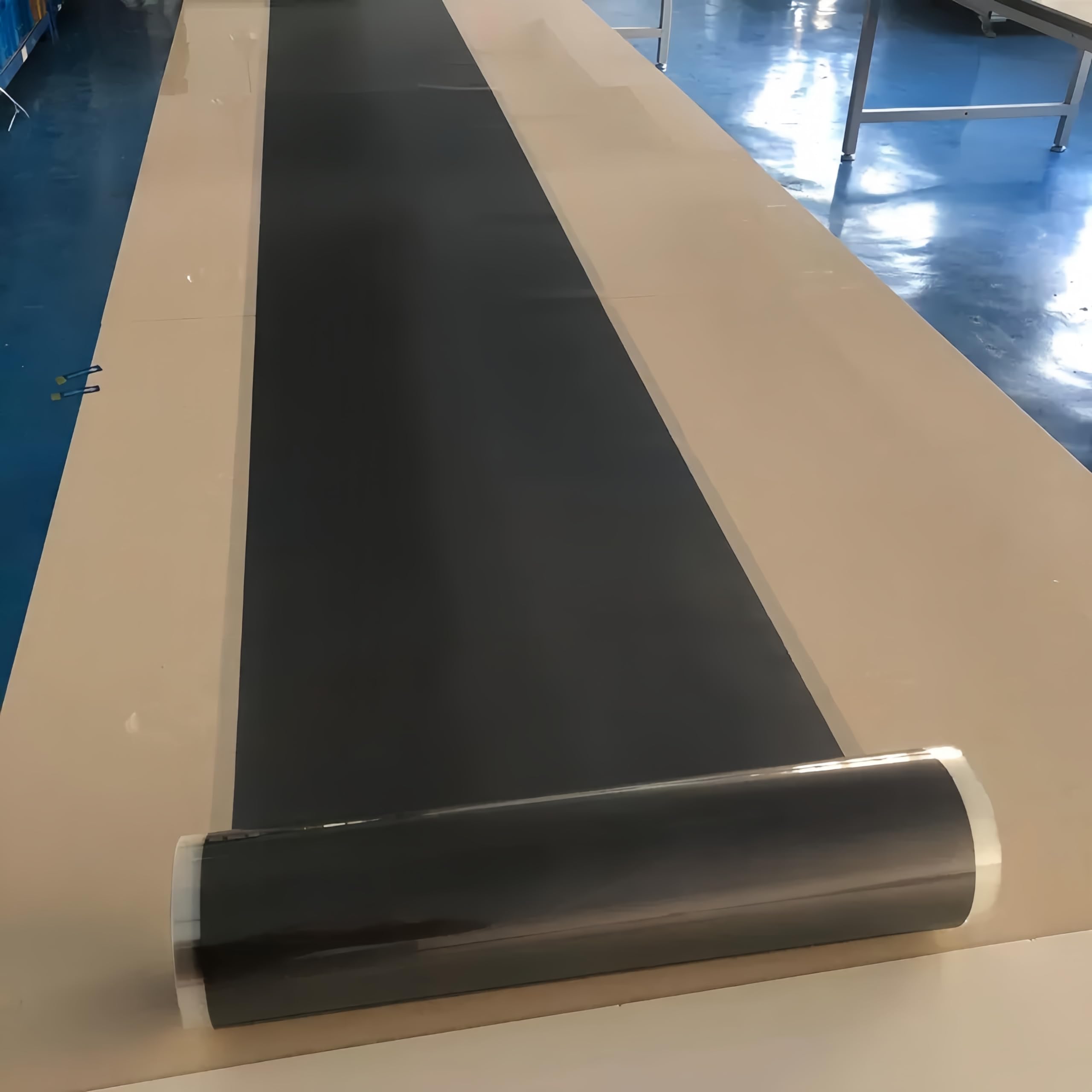 Grafenowa folia termiczna - 25 μm, szerokość 300 mm, arkusz rozpraszający ciepło 1500 W/mK do chłodzenia elektroniki (rolka 1 m/5 m)(300mm x 5000mm)