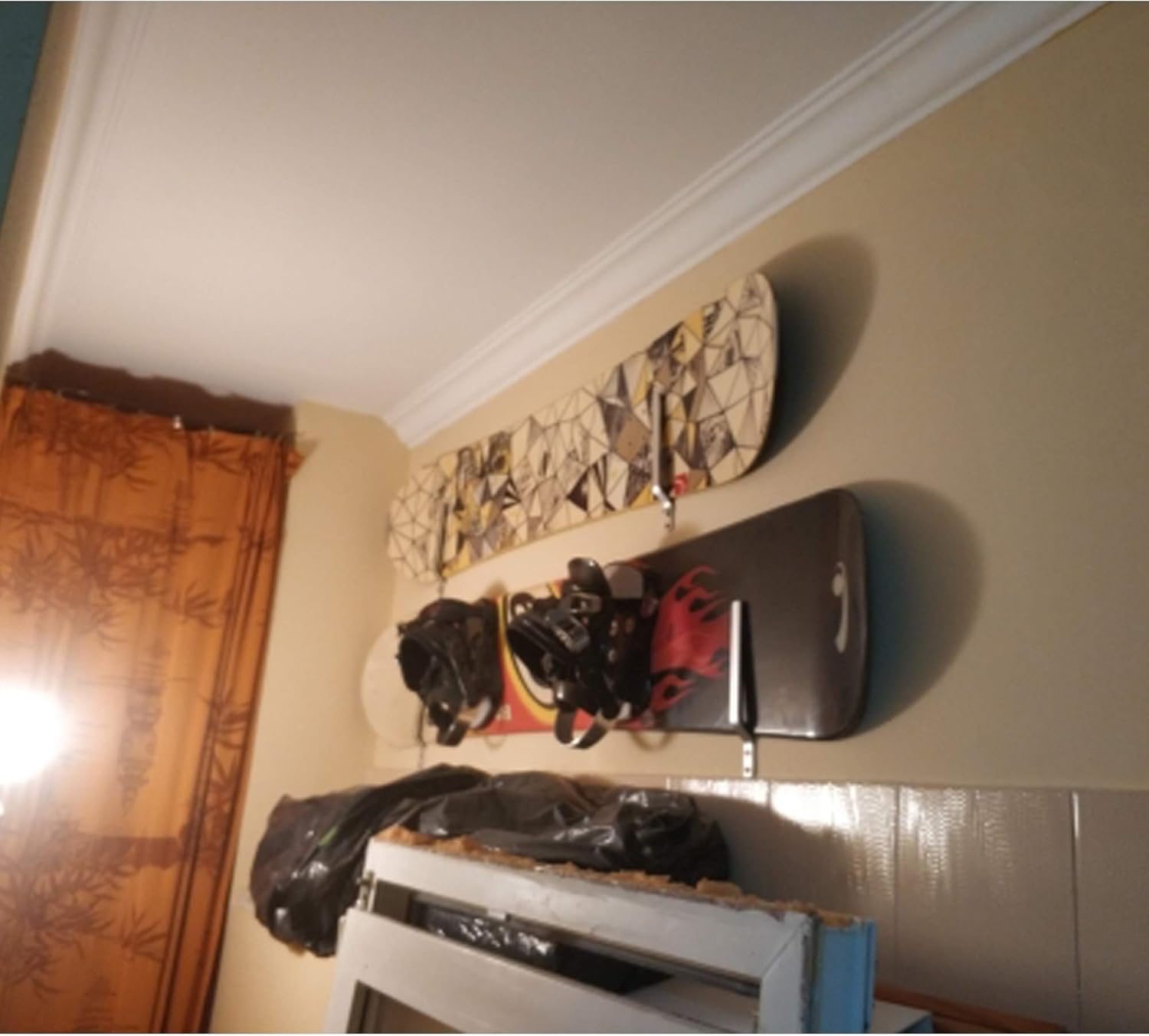 YYST Snowboard Storage Rack Wall Mount - Hardware and Screw Cover Included- Hold 1 Board : Sports & Outdoors