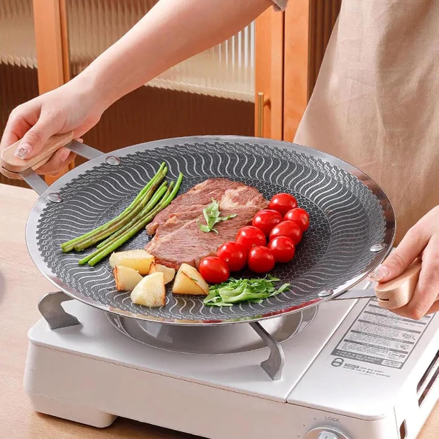 Nonstick Round Baking Pan, Stainless Steel Grill Pan with Wooden Handle, Round Korean Style Stovetop Stewpot Cooking Skillet Cookware for Indoor Outdoor Camping BBQ Grill Pan,13.4inch