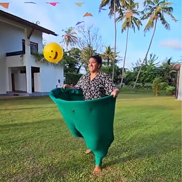 Granny Pants Toss Game Set, Granny Pant Outdoor Game with 4 Bouncy Balls Air Pump Funny Giant Stretchy GrannyPants Gift Toy Gift For All (B)