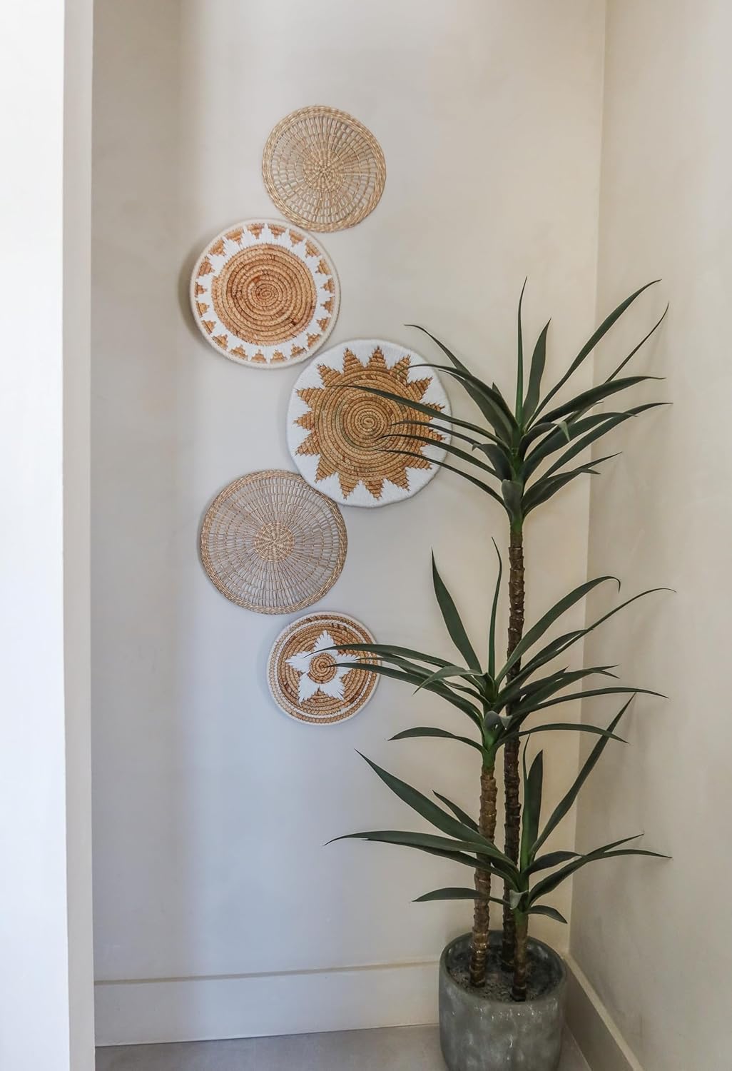 TheNamiCollection Woven Wall Basket Set - Five Hanging Seagrass Baskets | Decorative, Boho Styled Baskets Perfect For Trendy, All Natural Home Decor | Handmade, Round, Woven, Hanging Wall Basket Decor