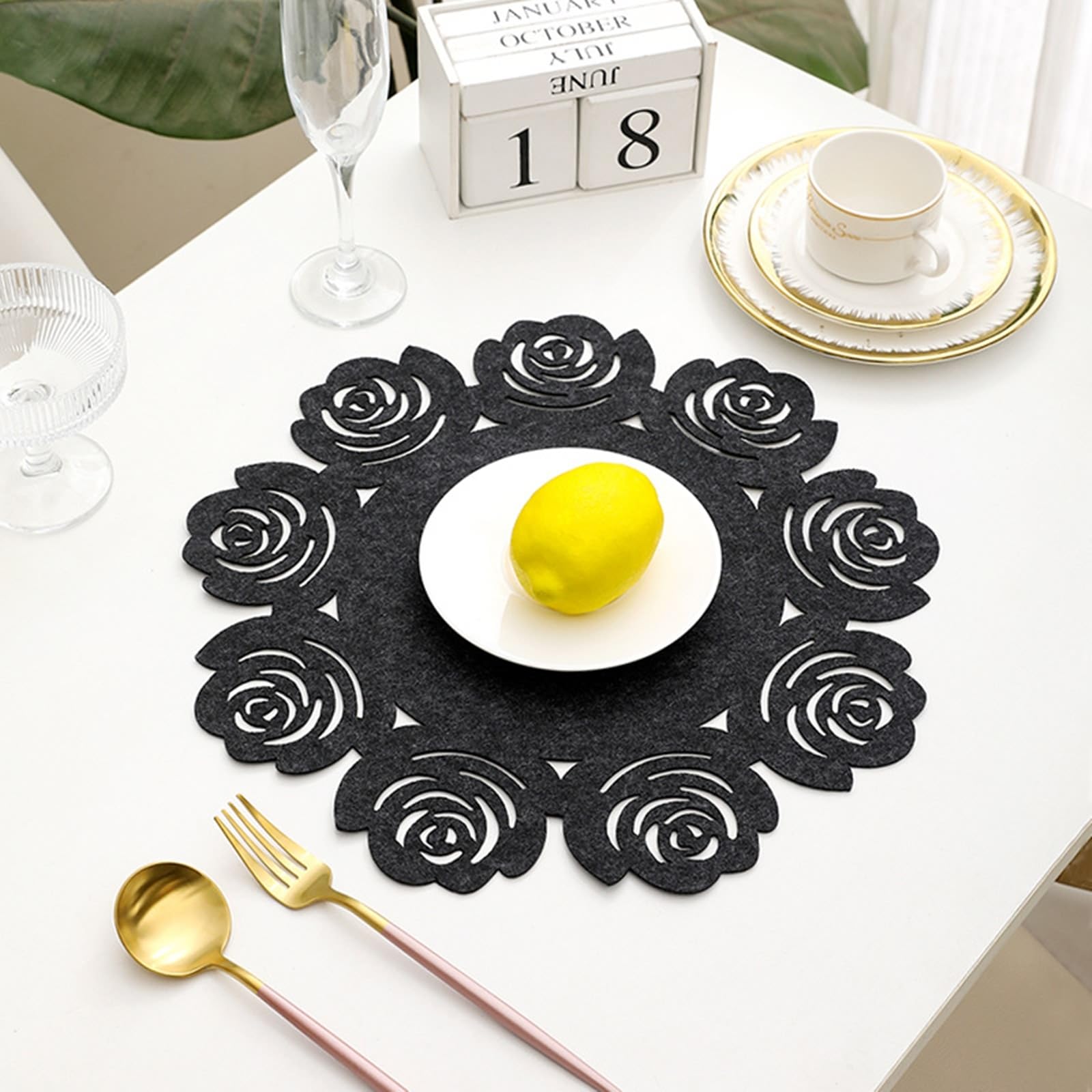 8-częściowy zestaw podkładek w stylu boho, filcowe podkładki na stół, jednokolorowe, puste róże, okrągłe, zmywalne, do restauracji, stołu obiadowego, czarne, 38 cm