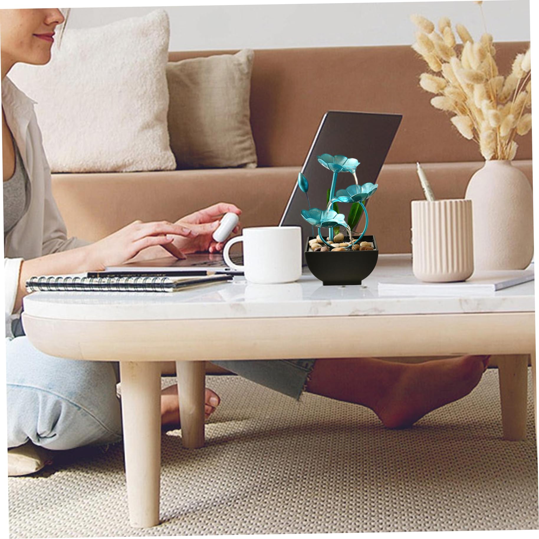 FONTA DI ACQUA CABLETOPILE 5x5x9in decorazioni di loto interno a cascata FONTAIN USB Mini Zen Rilassamento Fiore per ufficio, soggiorno, camera da letto (blu)