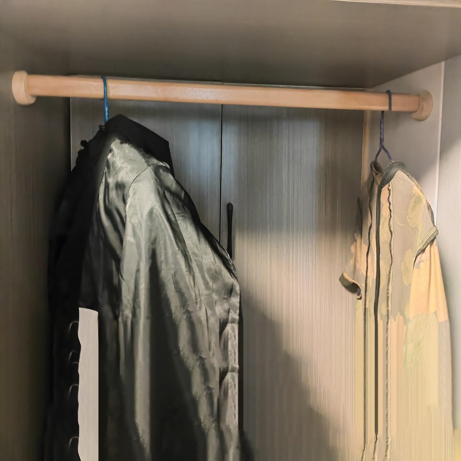 Heavy Duty Wooden Closet Rod - Solid Wardrobe Rail for Garment Hanging, Smooth Finish, Replacement Support, Versatile for 32 to 60 Inch Wardrobes