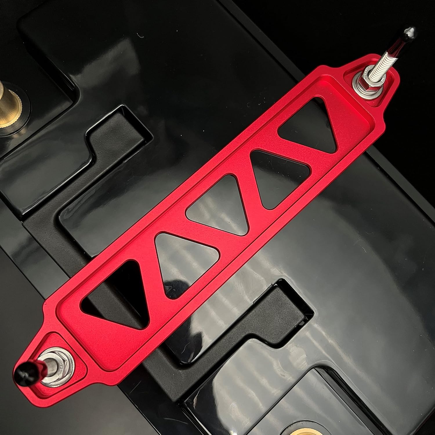 Greluma impostato di fissaggio batteria, con staffa di ancoraggio batteria in alluminio billet rosso e bulloni a J da 27cm (10,6").