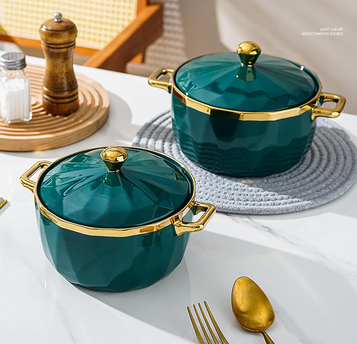 Ceramic soup tureen with lid,Bone China Soup Tureen with lid,Porcelain Soup Tureen Ceramic Tureen with Lid for Restaurant Home Kitchen Decoration, Microwave and Dishwasher Safe,1800ml