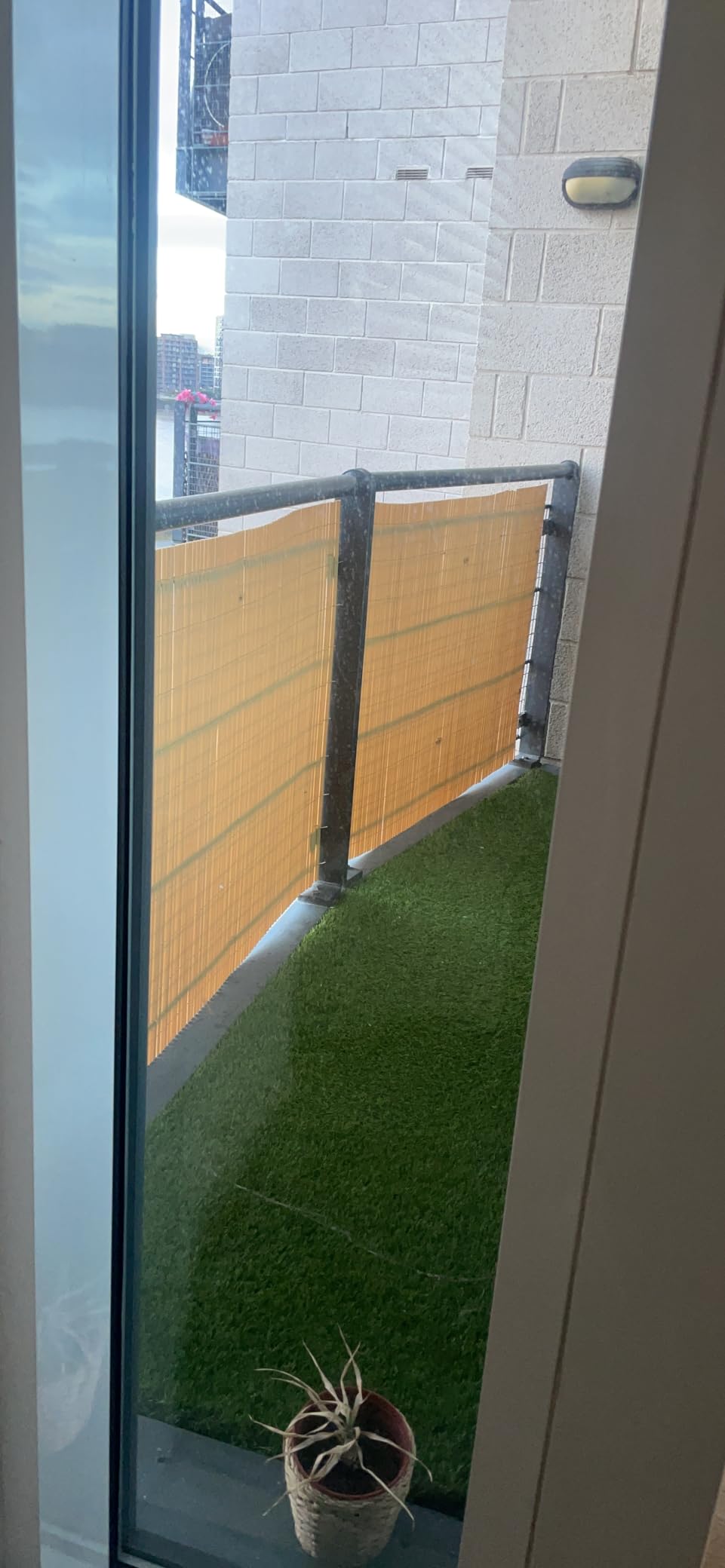 Vounot Pvc Privacyscherm, Extra Versterkt, Met Dubbelzijdige Bevestigingsclips Voor Tuin Balkon En Terras Corrosiebestendig Weerbestendig 100 X 300 Cm Beige 1709083094