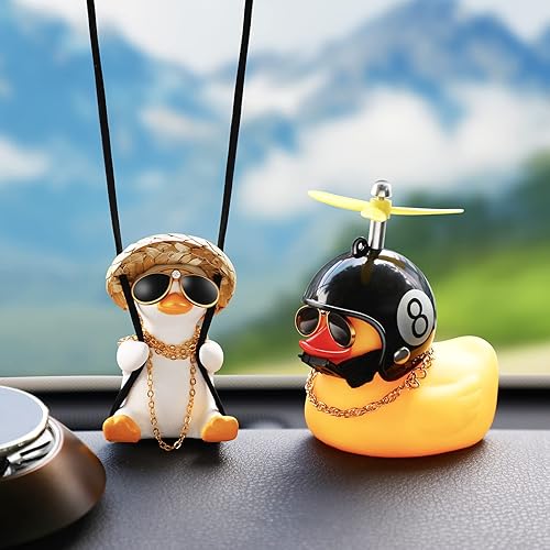 Adorno de pato colgante y pato amarillo con casco de hélice para automóvil, decoraciones de goma para espejo retrovisor y tablero de control de
