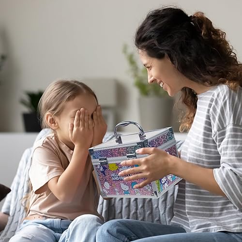 Miniatura 7 de Hello Kitty & Friends - Juego de maquillaje de Townley Girl Train Case para niños, incluye brillo de labios, brillo de ojos, esmalte de uñas,