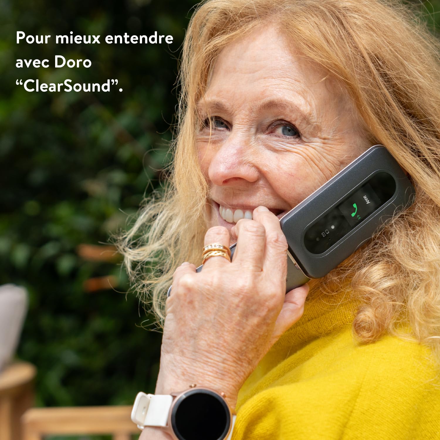 Doro - Leva L30 - Téléphone Portable Senior - Téléphone À Clapet 4G Débloqué - Écran Externe - Son HD - Appareil Photo -Touche d'Assistance avec GPS - Socle Chargeur Inclus - Rouge/Blanc