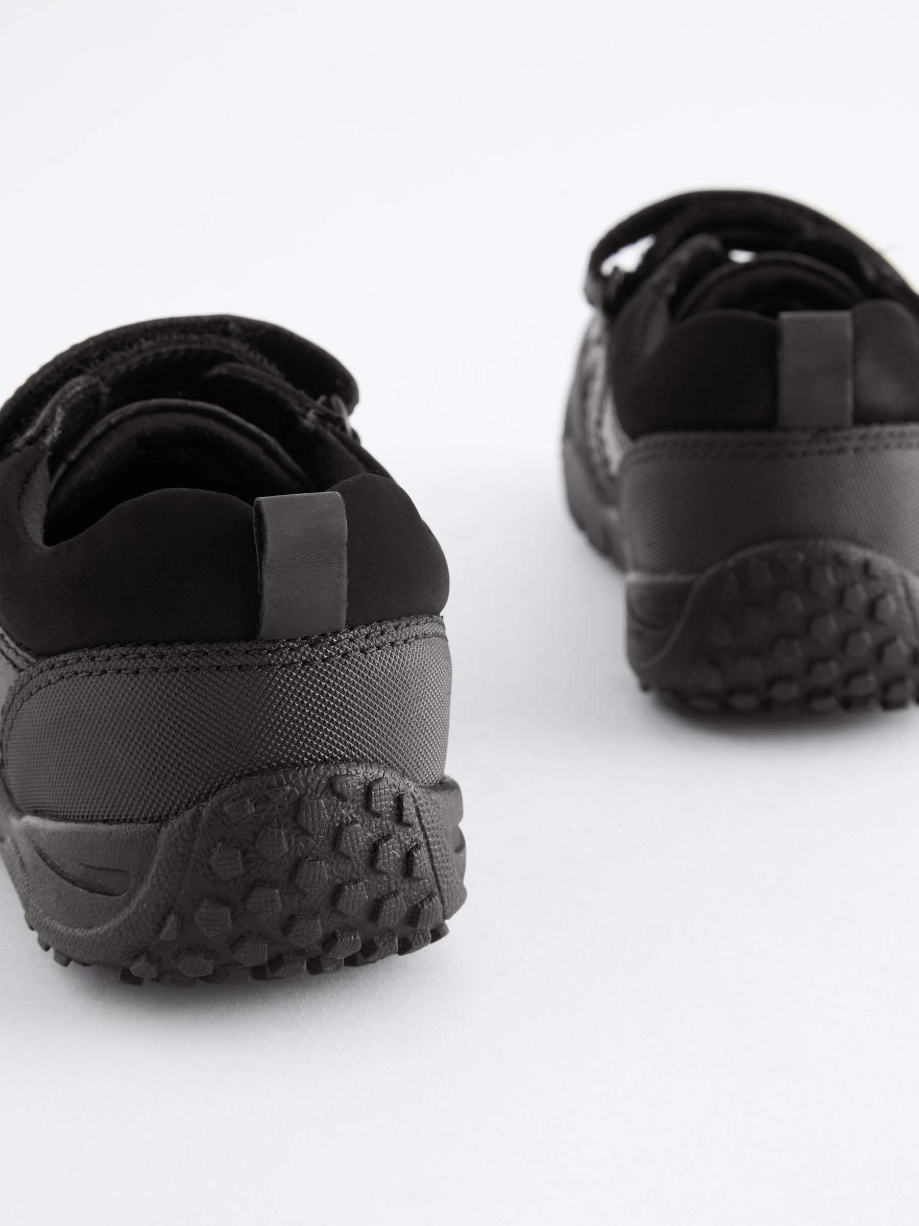 NEXT Niños Zapatos Escolares de Cuero con Cordones elásticos