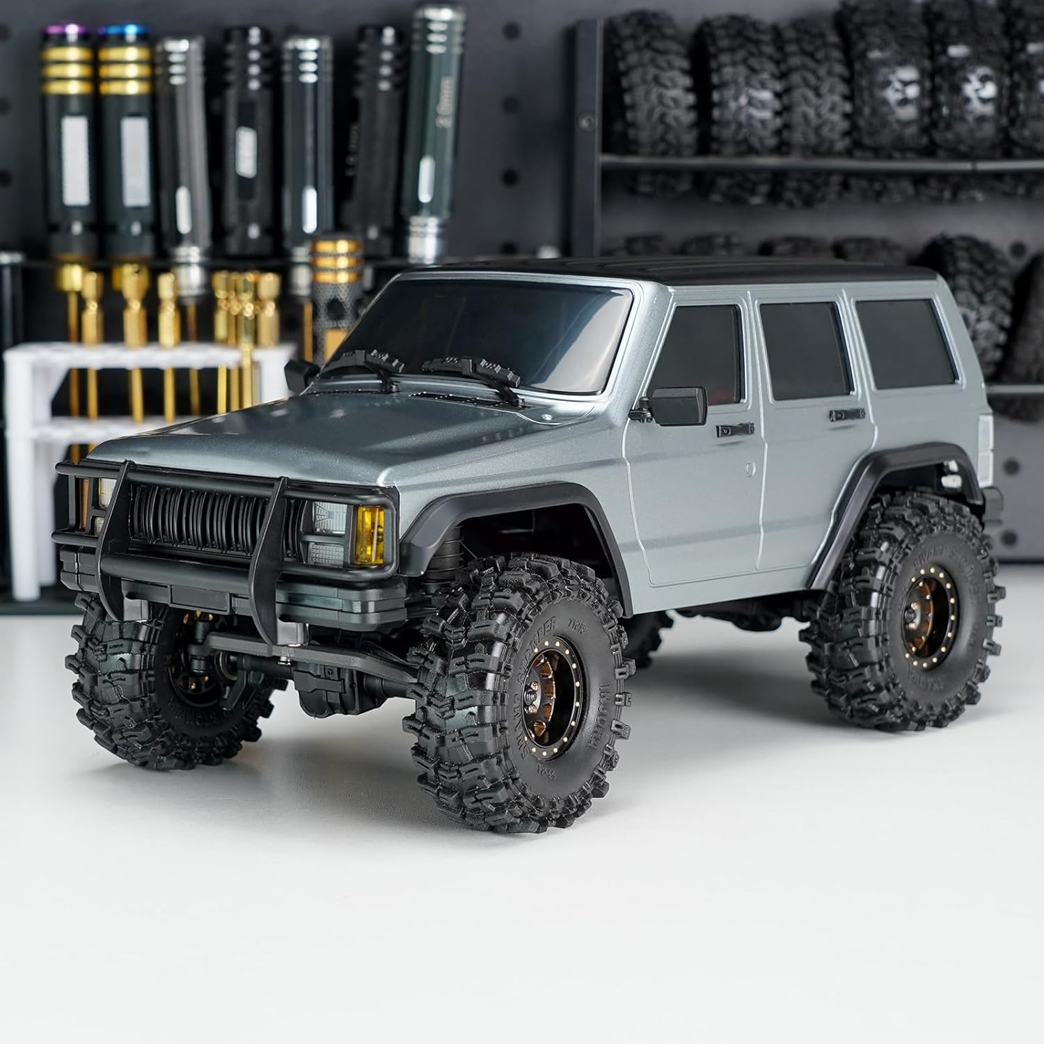 INJORA 6.10in 133g Wheelbase ABS Hardtop Cherokee Body for TRX4M Bronco Defender Chassis 1/18 RC Crawler Upgrade(Silver Grey)