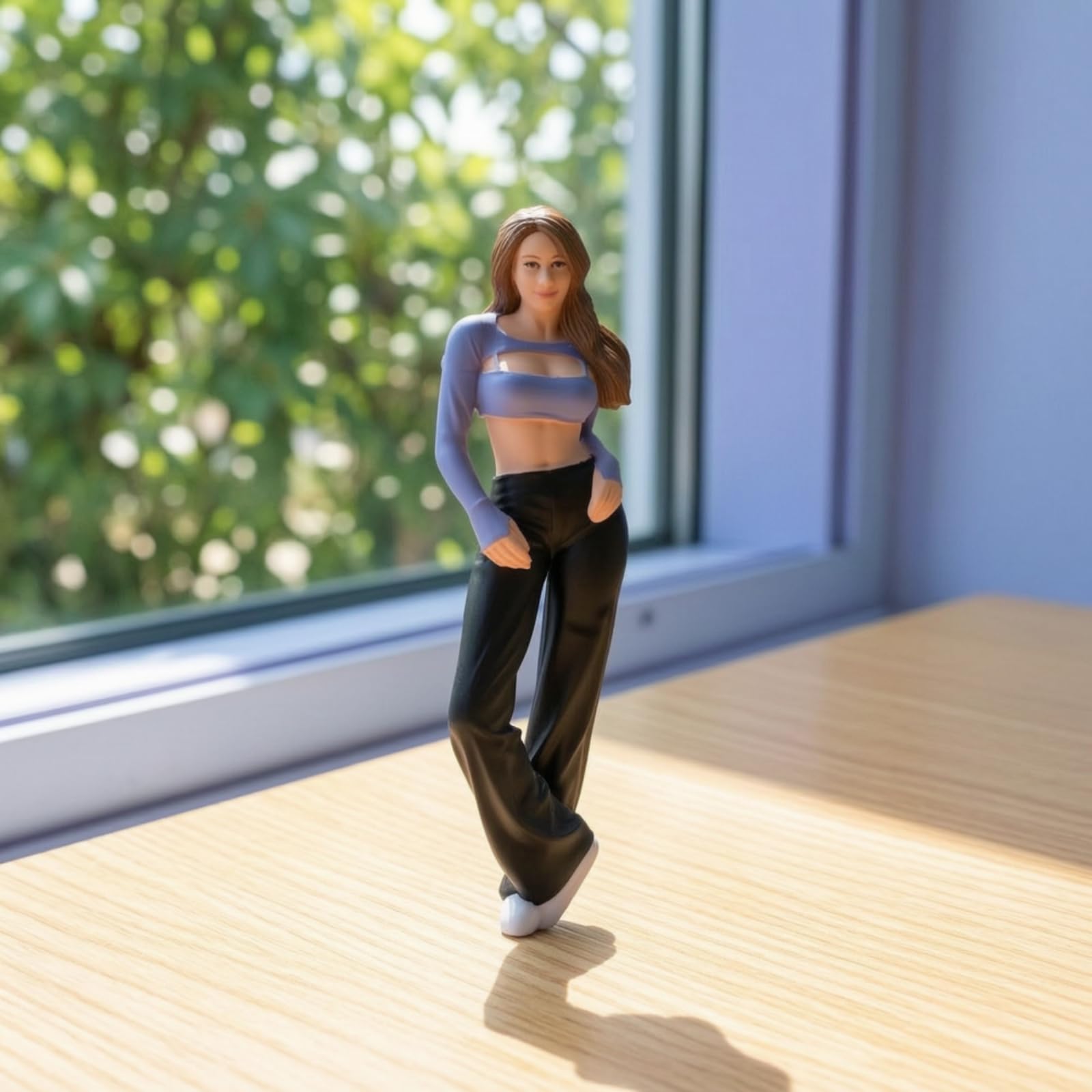 Miniaturfigur mit Handtasche handbemalt Resinfigur detailreich Mädchenfigur für Setzkasten, 1/18