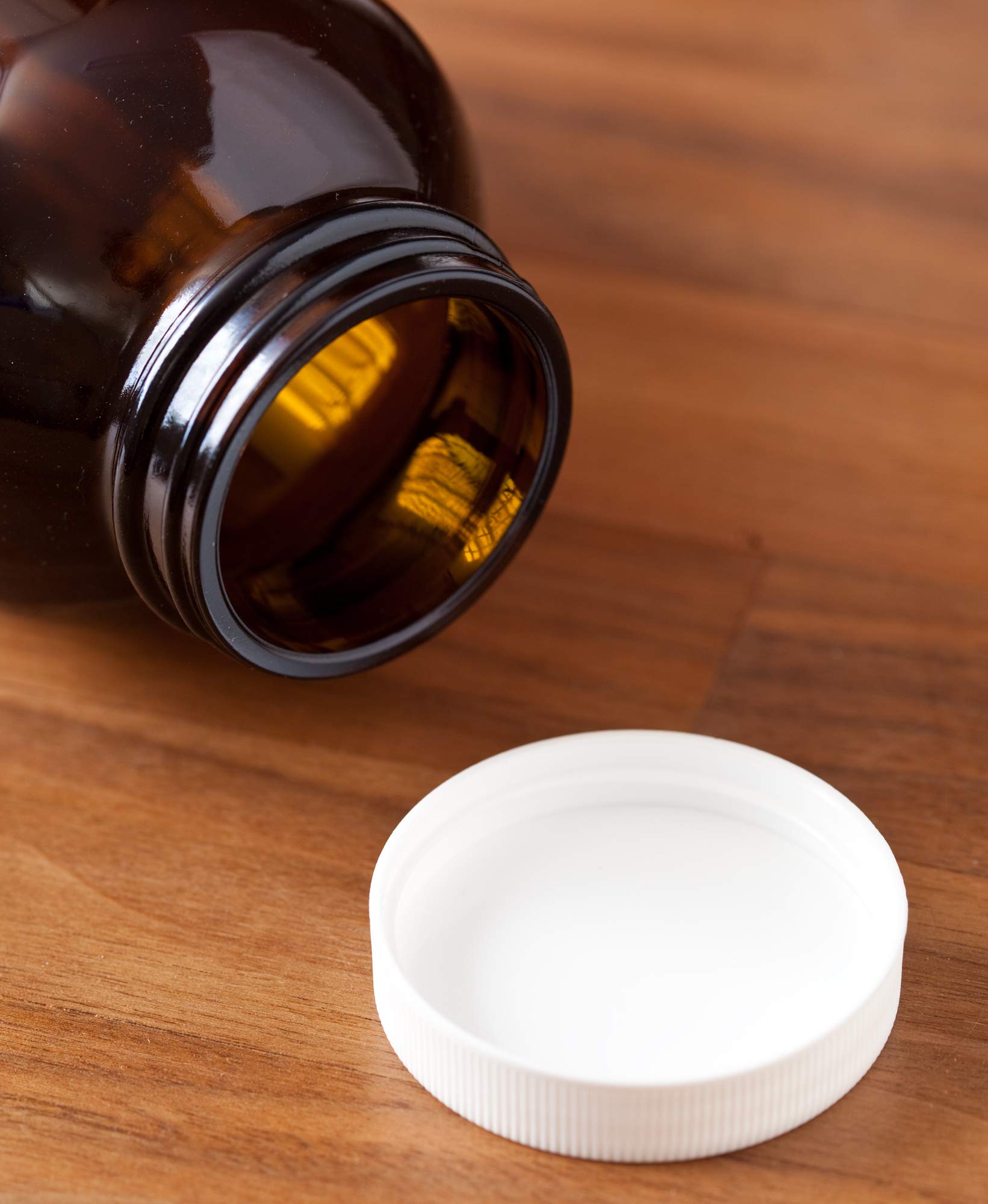 Botella empacadora de vidrio ámbar de 5 onzas con tapa acanalada blanca (paquete de 6)