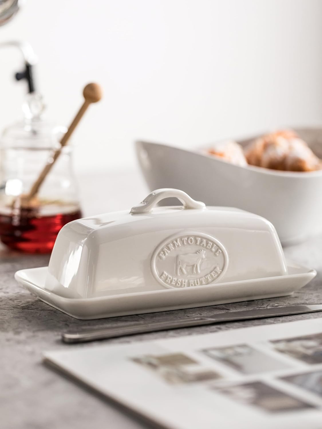 YHOJOY Ceramic Butter Dish, Butter Dish with Lid for Countertop