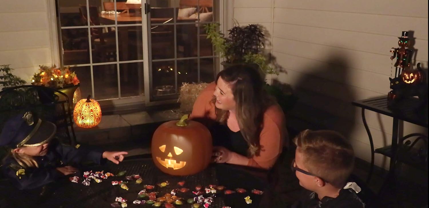 Mindscope Jabberin Jack Talking Animated Pumpkin with Built in Projector & Speaker Plug'n Play