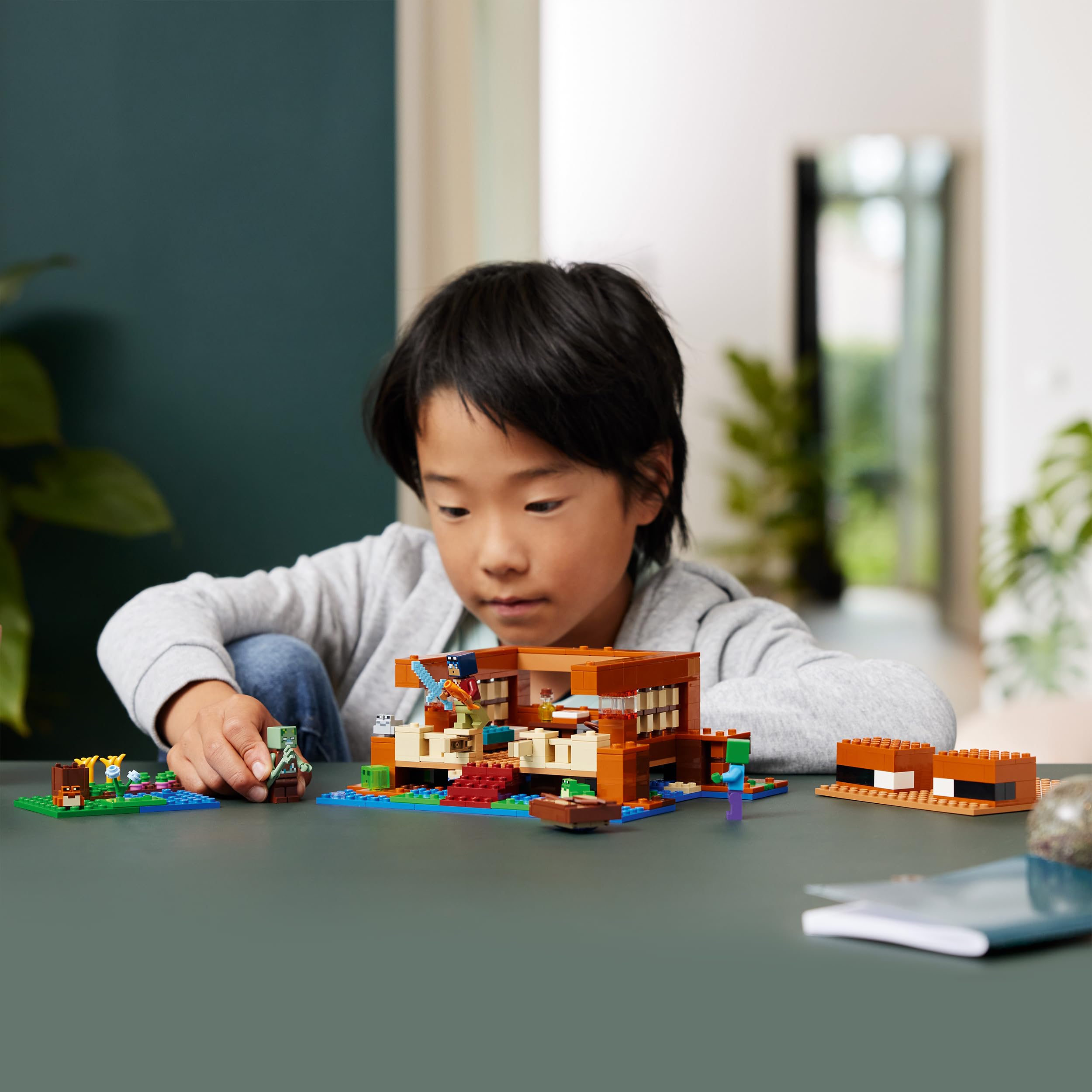 Amazon.com: Lego 21256 Minecraft Frog House Construction Toy with