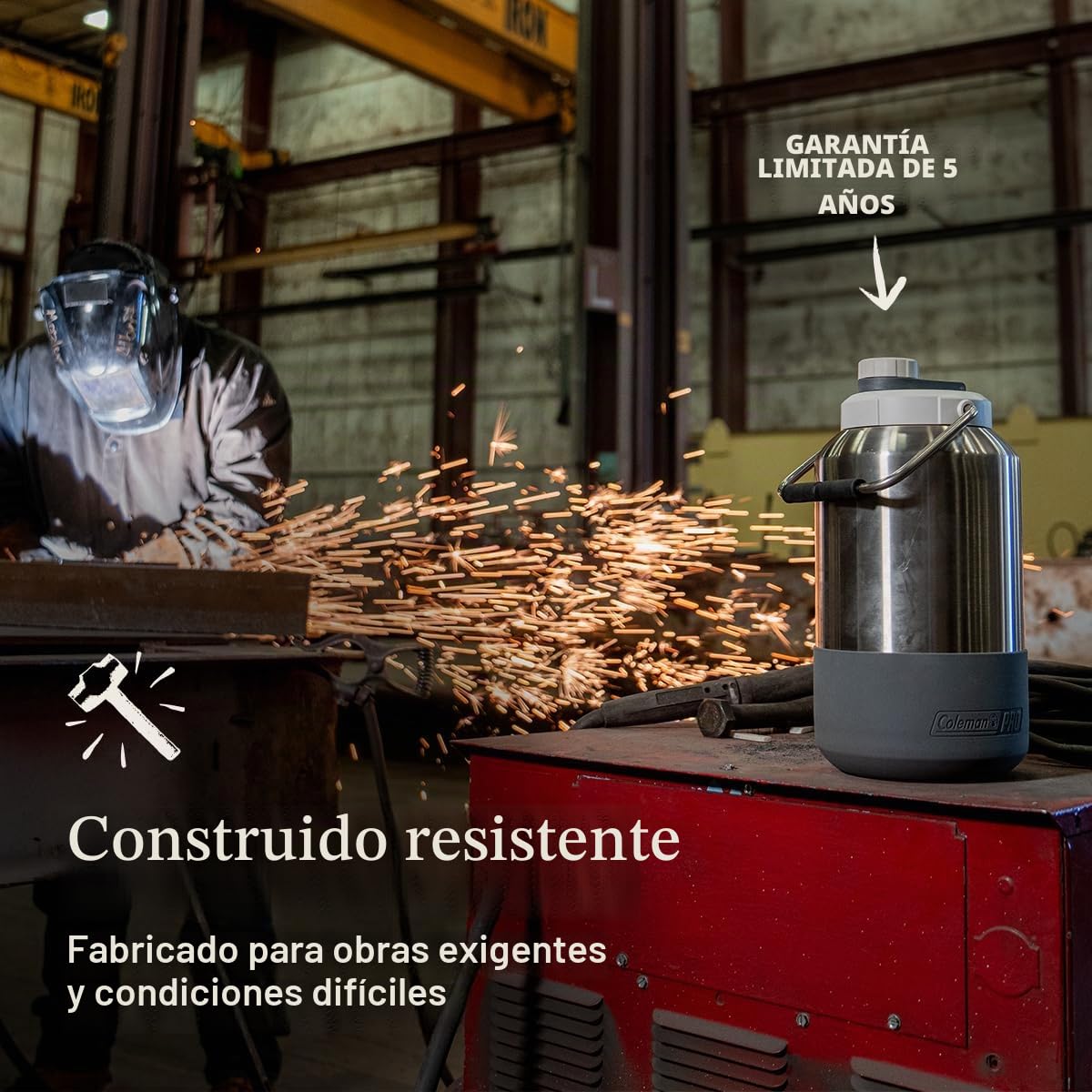 Coleman Pro - Jarra de agua aislada de alta resistencia a prueba de fugas para uso resistente al aire libre y lugares de trabajo, acero duradero con punto de anclaje para una máxima portabilidad
