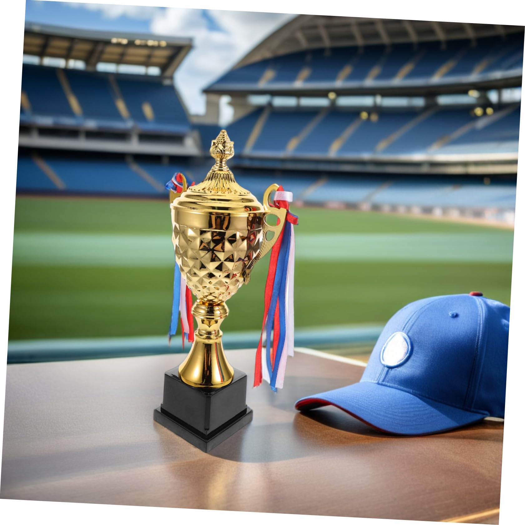 KOMBIUDA Großer Pokal aus Metall mit Elegantem Design und Klassischer Form Siegerpokal für Fußball und Gymnastik als Besonderes Erinnerungsstück