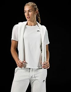 Nike Women's Sportswear Club Essentials T-Shirt