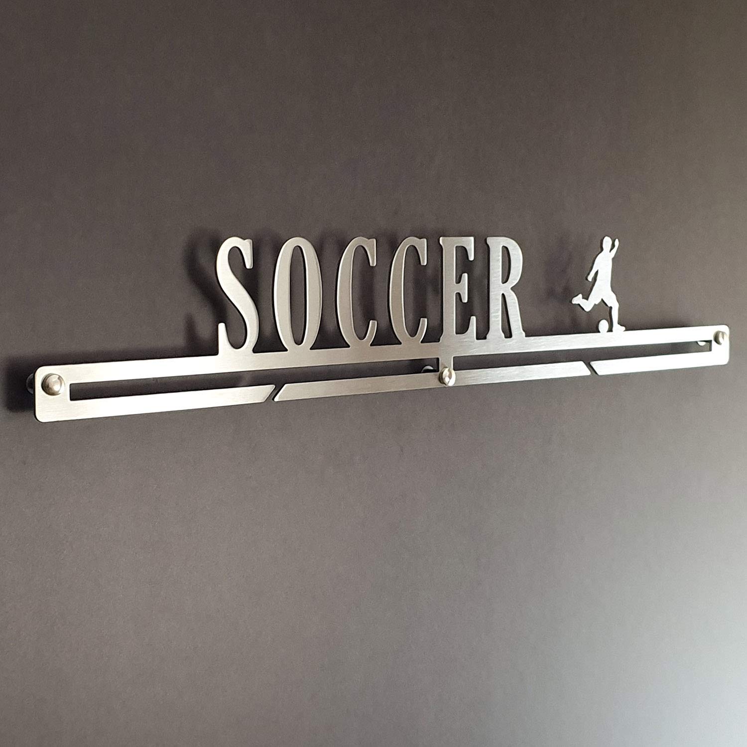 Soccer - Medaillen Aufhänger - Wandhalterung für Fußballspieler, Fußball, Football - Medaillenhalter - Sport Medal Hanger - Gebürsteter Edelstahl - 100% Made in Italy