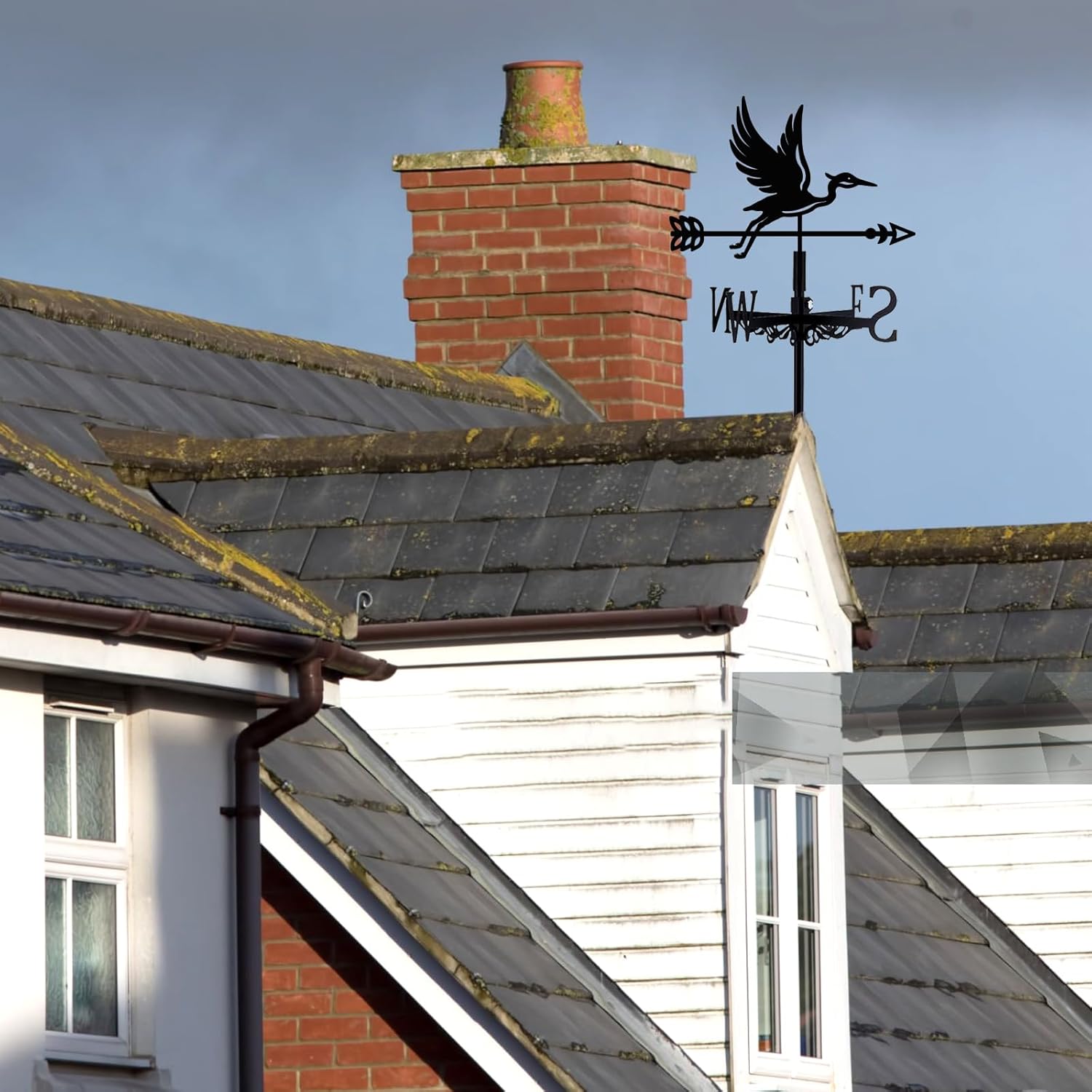 Blue Heron Weathervane Metal Wind Vane Arrow Weathercock Garden Decoration Wind Direction Indicator Stake Roof Mount Ornament for Farmhouse Yard Outdoor