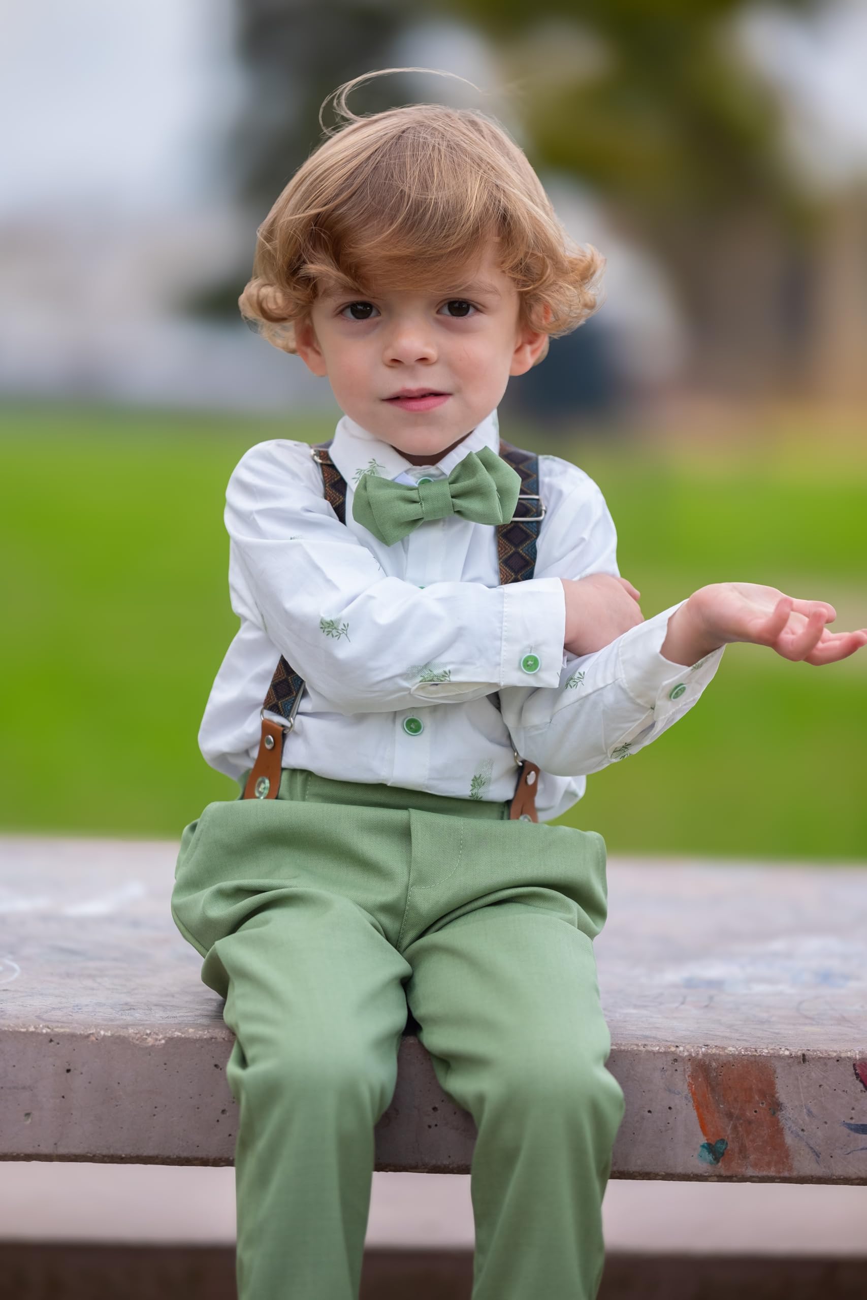 Volunboy Ensemble 4 Pièces de Vêtements pour Bébé Garçon, Noeud Papillon Chemise + Pantalon Bretelle Costume 1-5 ans