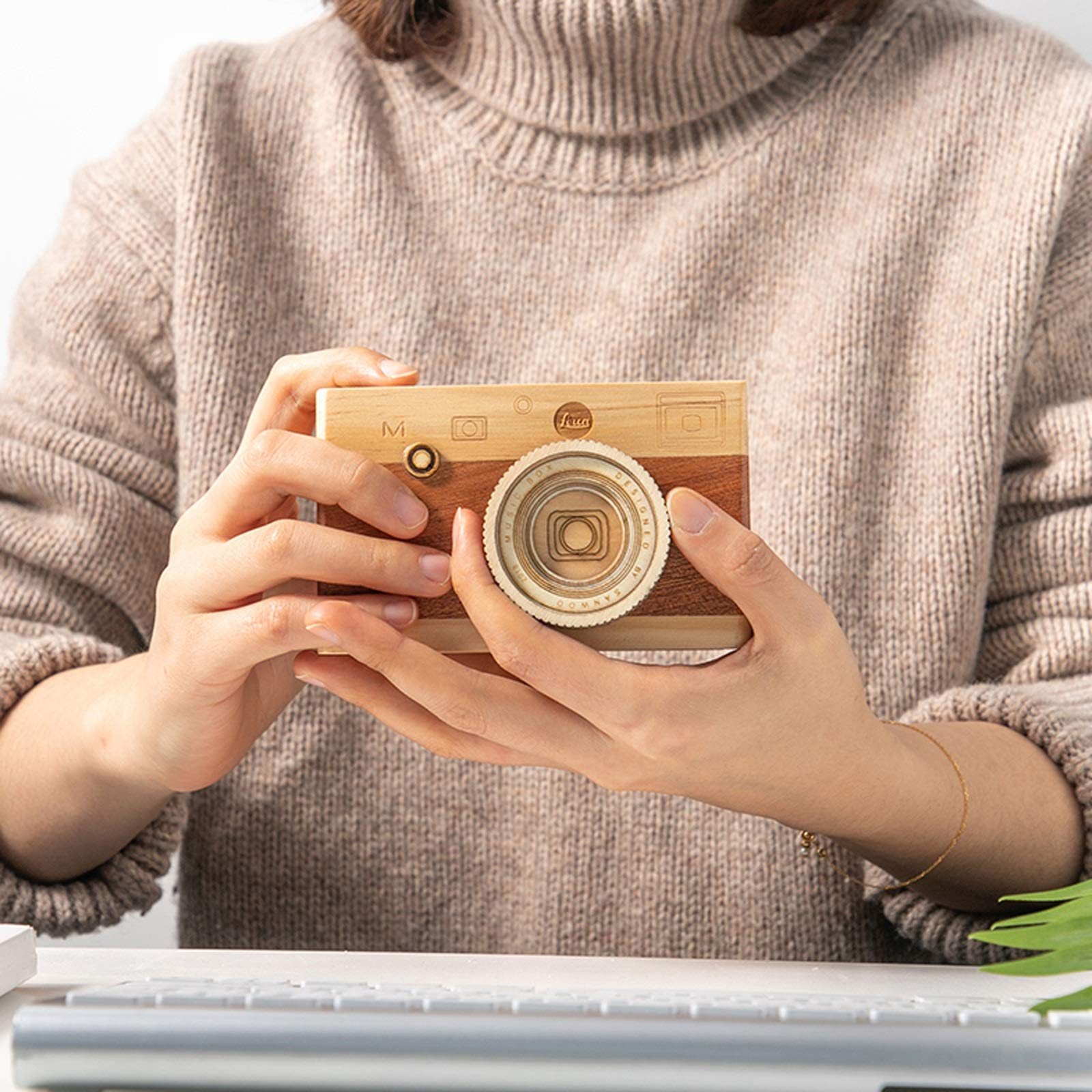 Kwadratowy uchwyt na ołówek ołówek ołówek uchwyt biurowy organizer na biurko Vintage Camera Camera, świetny prezent dla fotografów i studentów Bj: 12,3 cm Bj: Materiały Materiały