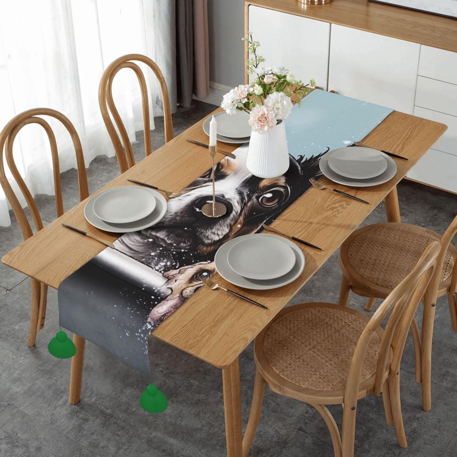 Chemin de table en lin 35x152 cm avec motif chien au bain et pompons pour déco de cuisine rustique