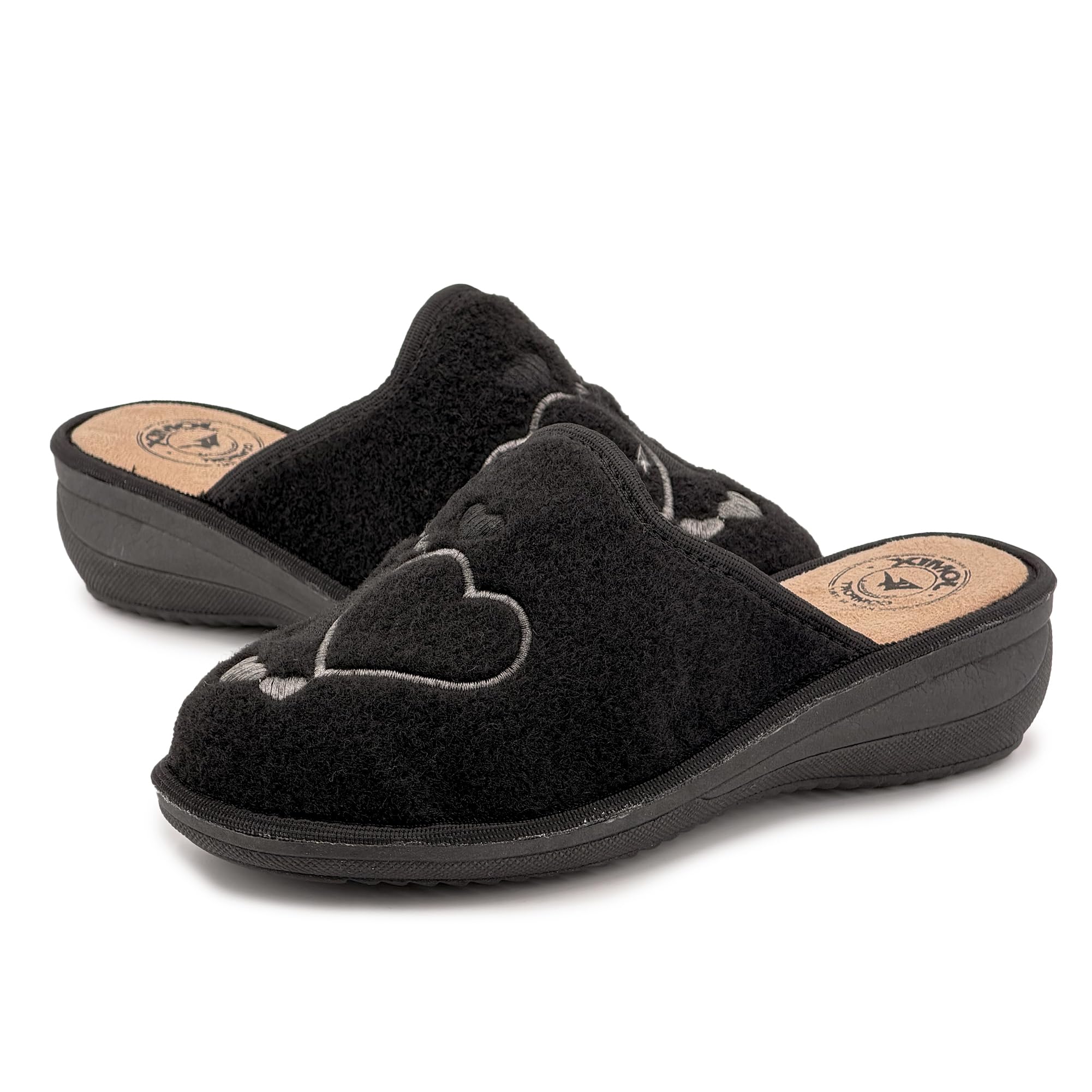 JOMIX Damen Hausschuhe Winter Bequeme Pantoffeln Niedriger Keilabsatz aus Filz mit Gestickten Herzen Warm Weich Rutschfest Made in Italy