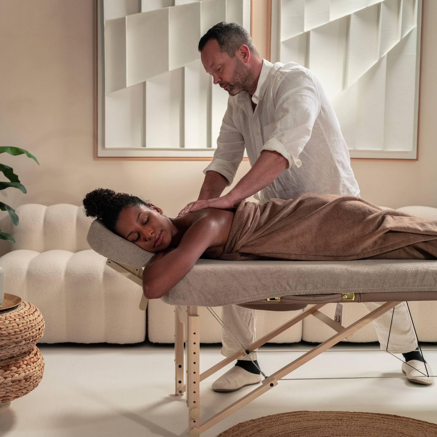 Housse pour Table de Massage sans Trou Visage Marron Clair | Oeko TEX 100 | 63cm x 71cm x 185cm - 192cm | pour Toutes Tables de Massage ou Traitement