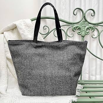 ファミリアショークマ刺繍 ヘリンボーントート 春の新作コレクション「春のファミリアショー2023」開催